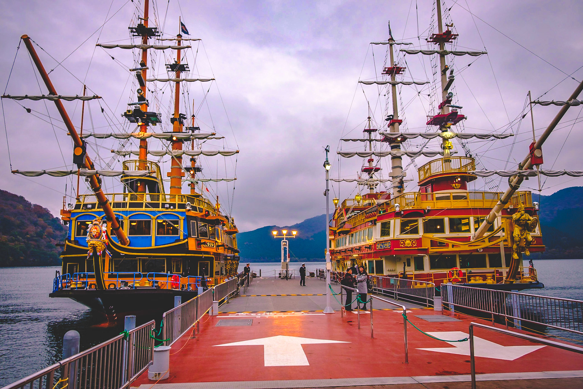 A trip on the Ashi lake in Hakone on a pirate ship.
