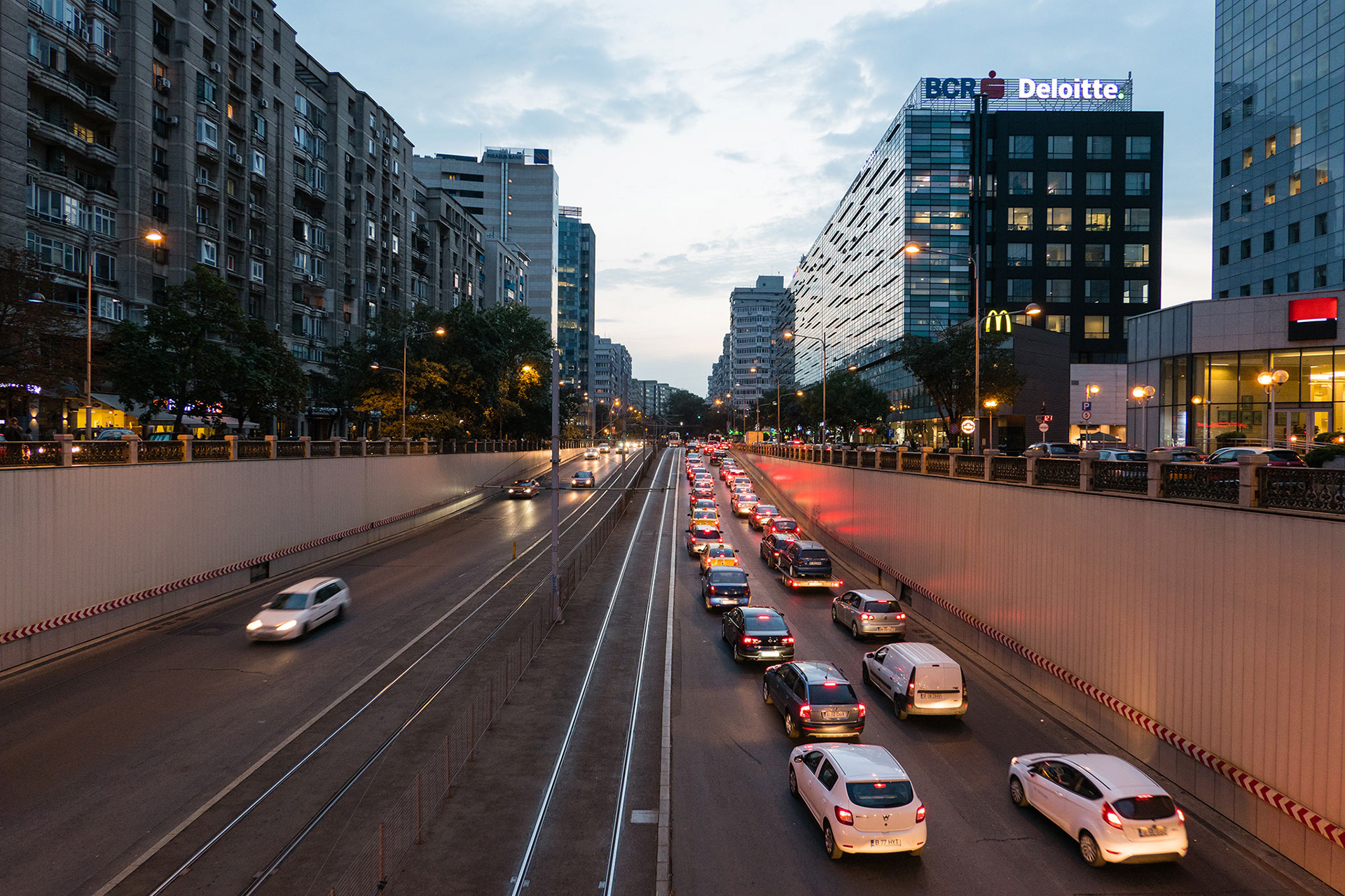 PIAȚA VICTORIEI