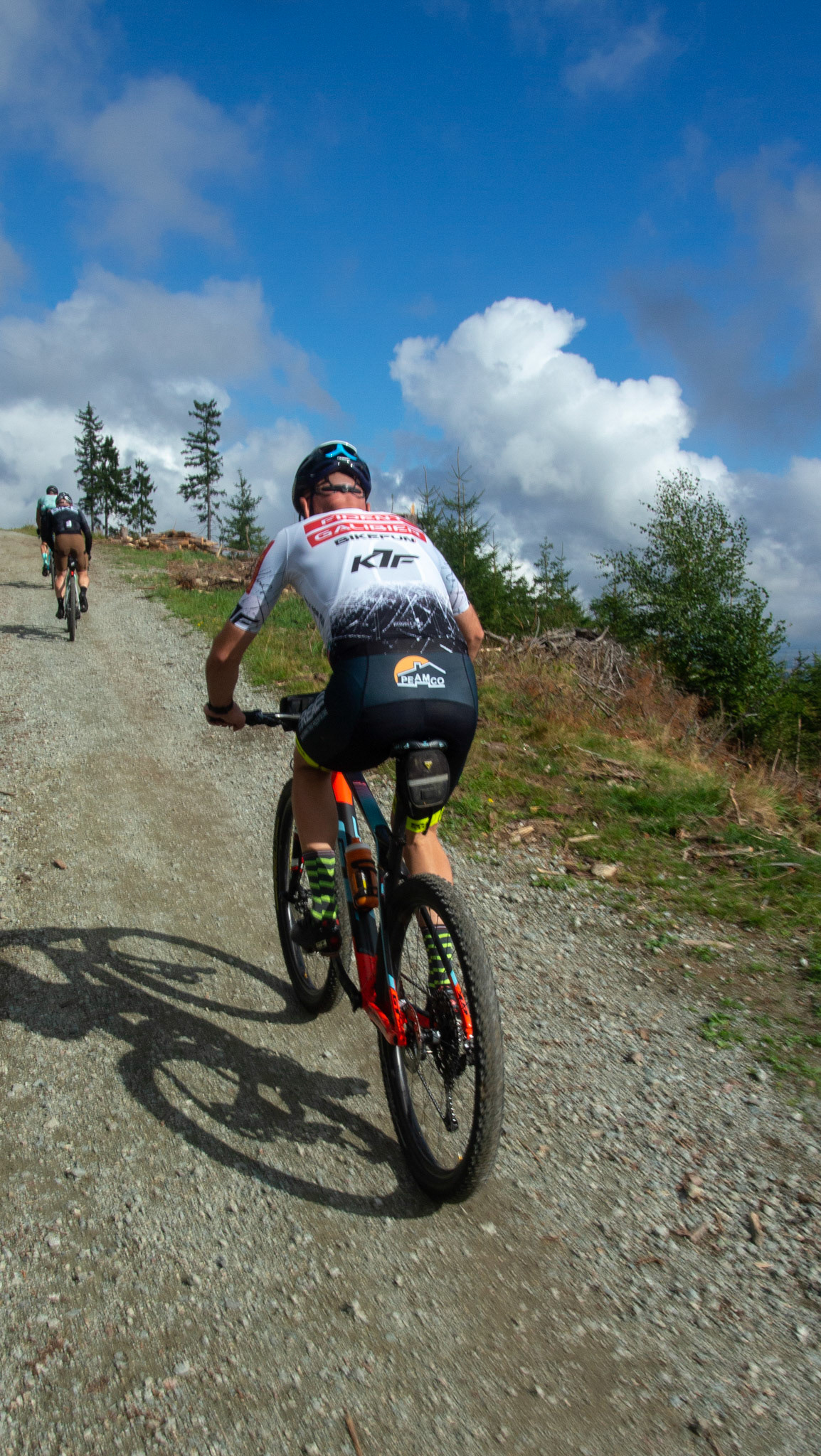 OLYMPUS DIGITAL CAMERA