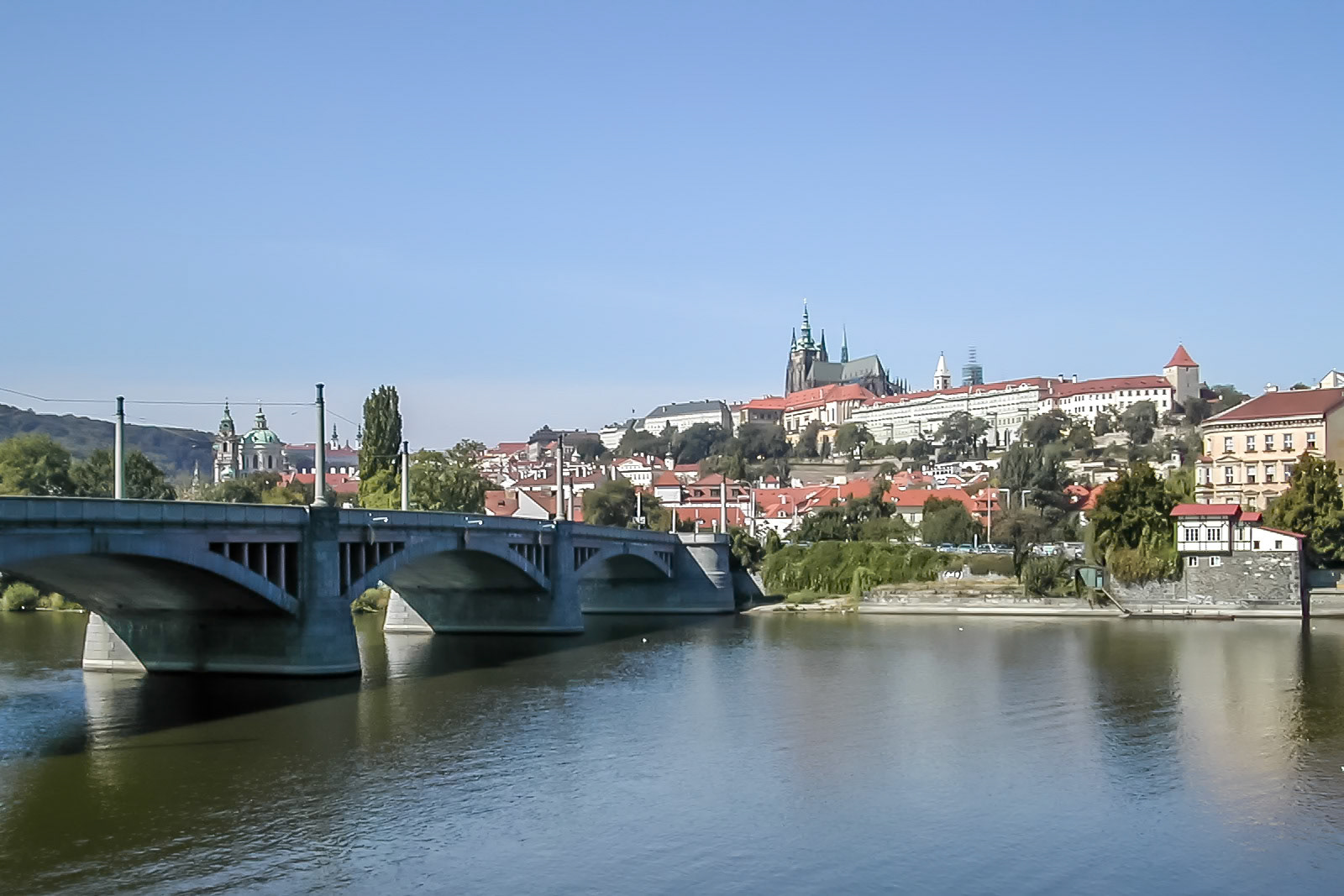 File Name            :DSCN0464.JPGFile Size            :778.7KB(797424Bytes)Date Taken           :0000/00/00 00:00:00Image Size           :1600 x 1200Resolution           :300 x 300 dpiNumber of Bits       :8bit/channelProtection Attribute :OffHide Attribute       :OffCamera ID            :N/ACamera               :E775Quality Mode         :FINEMetering Mode        :MatrixExposure Mode        :Programmed AutoSpeed Light          :NoFocal Length         :5.8 mmShutter Speed        :1/254.9secondAperture             :F7.9Exposure Compensation:0 EVWhite Balance        :AutoLens                 :Built-inFlash Sync Mode      :NormalExposure Difference  :N/AFlexible Program     :N/ASensitivity          :AutoSharpening           :AutoImage Type           :ColorColor Mode           :N/AHue Adjustment       :N/ASaturation Control   :N/ATone Compensation    :NormalLatitude(GPS)        :N/ALongitude(GPS)       :N/AAltitude(GPS)        :N/A