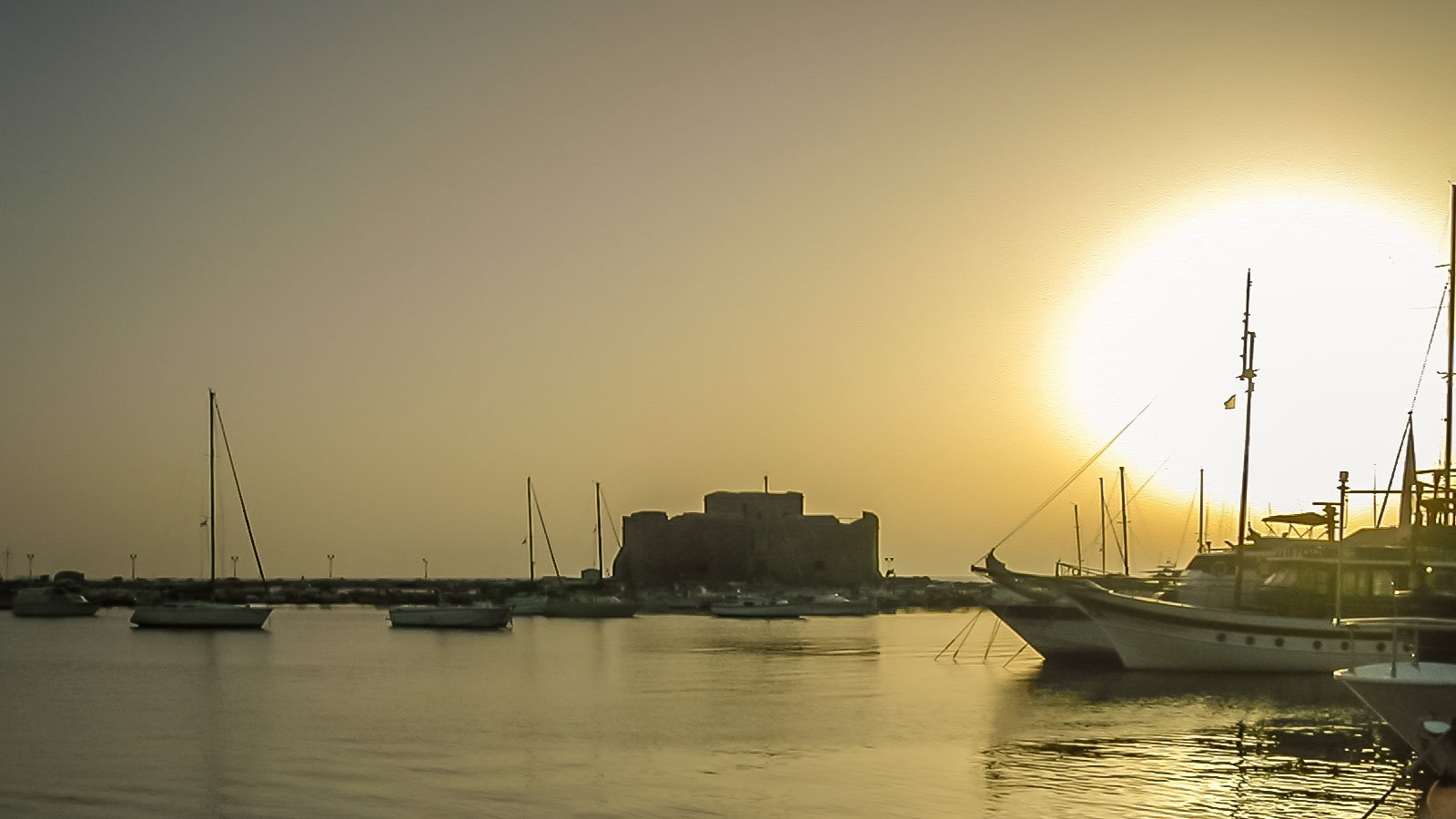 File Name            :DSCN0618.JPGFile Size            :616.5KB(631268Bytes)Date Taken           :0000/00/00 00:00:00Image Size           :1600 x 1200Resolution           :300 x 300 dpiNumber of Bits       :8bit/channelProtection Attribute :OffHide Attribute       :OffCamera ID            :N/ACamera               :E775Quality Mode         :FINEMetering Mode        :MatrixExposure Mode        :Programmed AutoSpeed Light          :NoFocal Length         :5.8 mmShutter Speed        :1/567.5secondAperture             :F7.9Exposure Compensation:0 EVWhite Balance        :AutoLens                 :Built-inFlash Sync Mode      :Red Eye ReductionExposure Difference  :N/AFlexible Program     :N/ASensitivity          :AutoSharpening           :AutoImage Type           :ColorColor Mode           :N/AHue Adjustment       :N/ASaturation Control   :N/ATone Compensation    :NormalLatitude(GPS)        :N/ALongitude(GPS)       :N/AAltitude(GPS)        :N/A