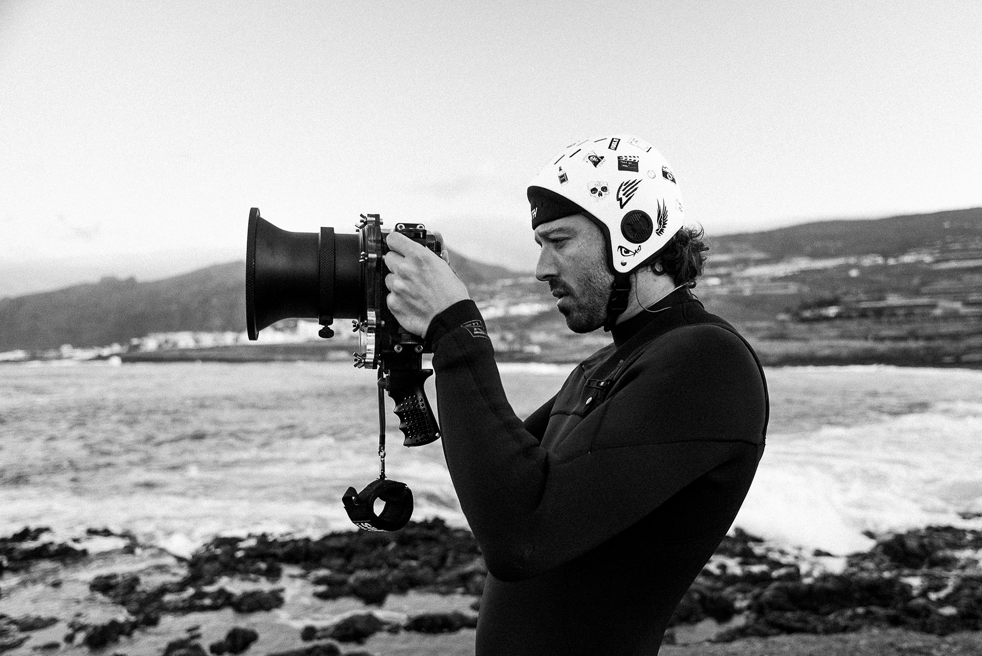 Eduardo Vento getting his camera ready © Miriam Joanna