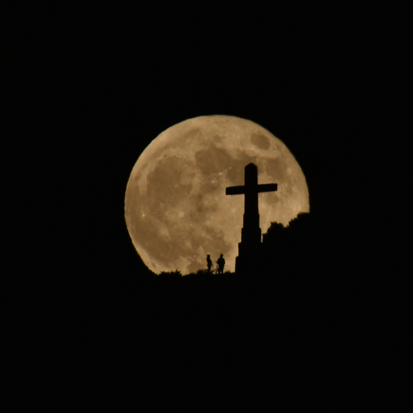 Siblings on the moon.