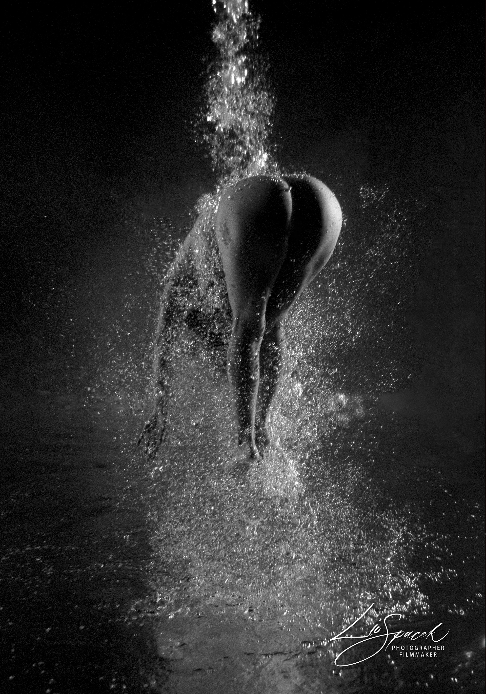 Fountain - size 80x56cm - the photograph is signed and numbered by the author on the back, including an author's certificate (5 originals)