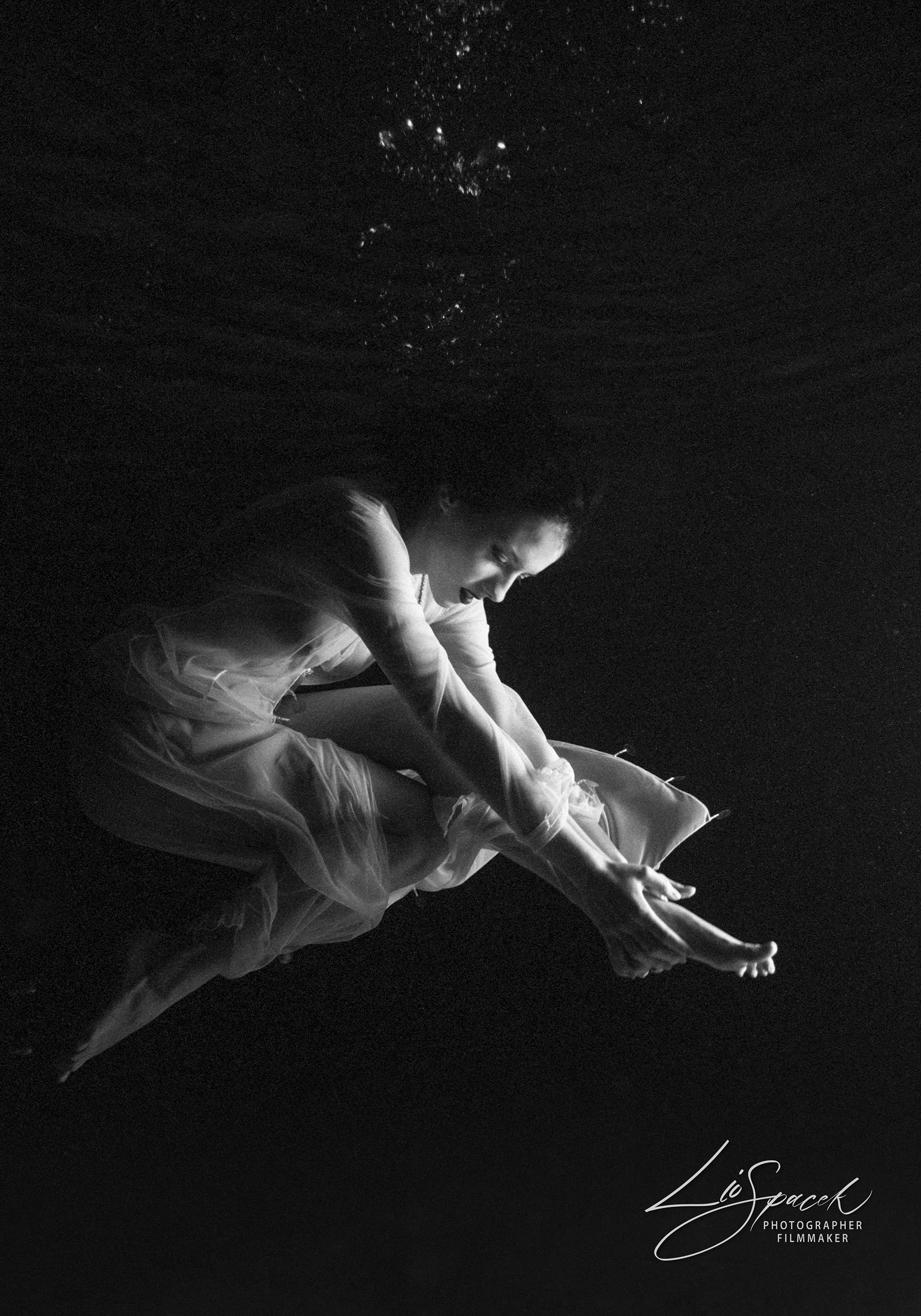 In the Night - size 80x56cm - the photograph is signed and numbered by the author on the back, including an author's certificate (5 originals)