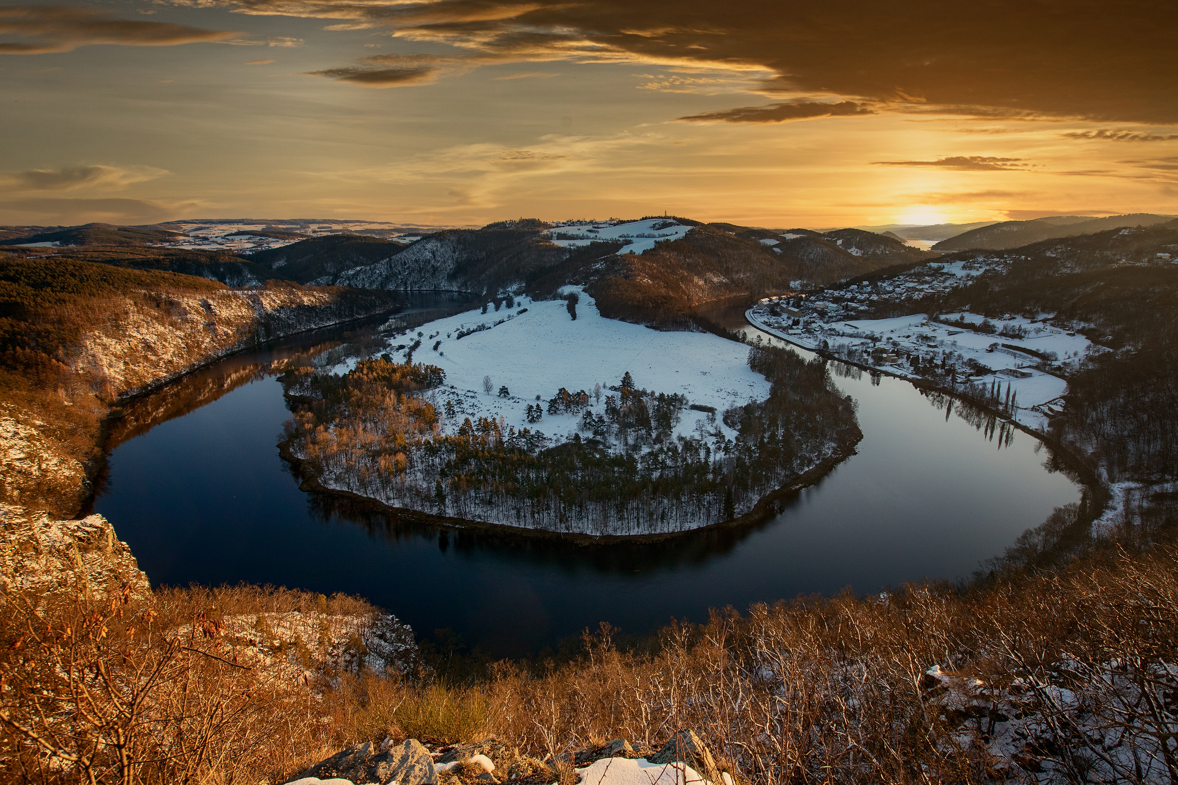Czech Horseshoe Bend on the Vltava river / Czechia