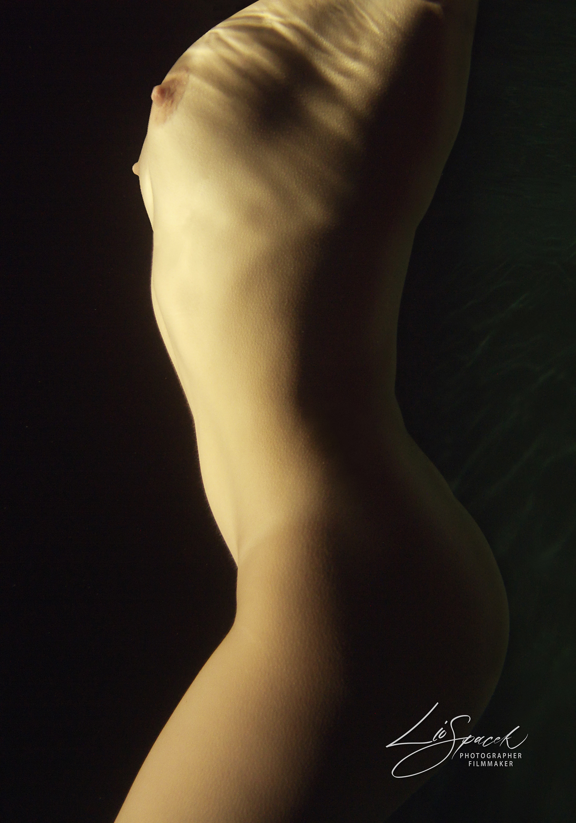 Body - size 80x56cm - the photograph is signed and numbered by the author on the back, including an author's certificate (5 originals)