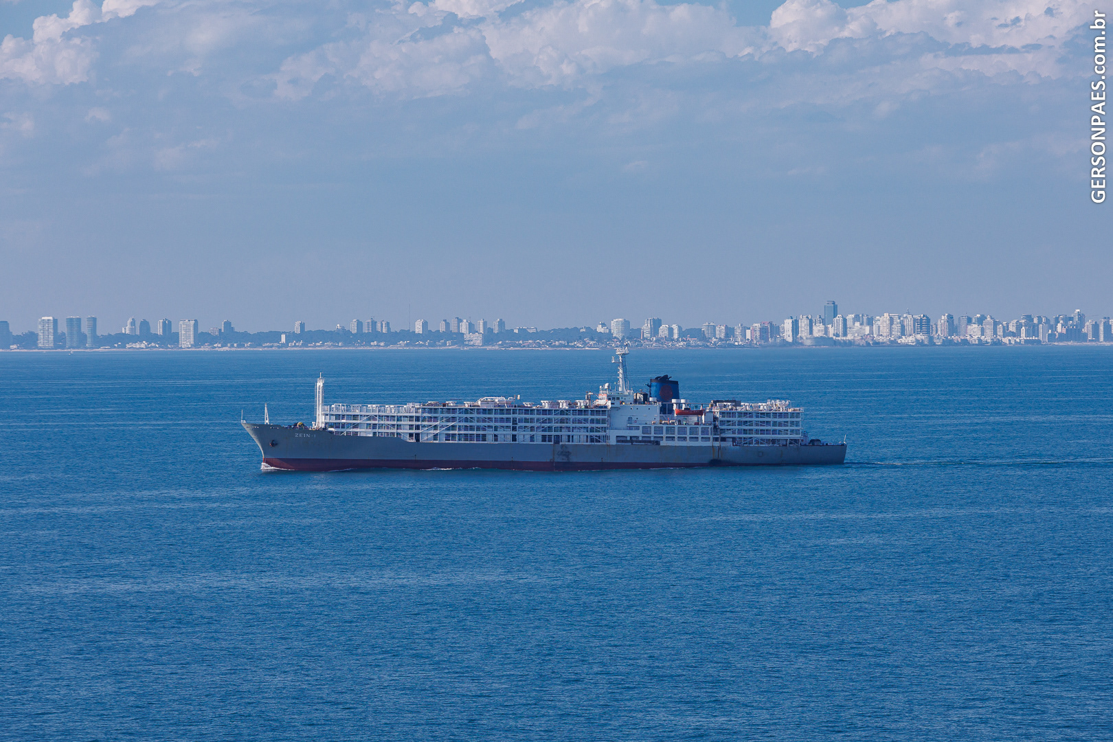 Ao fundo, Punta del Este, Uruguai
