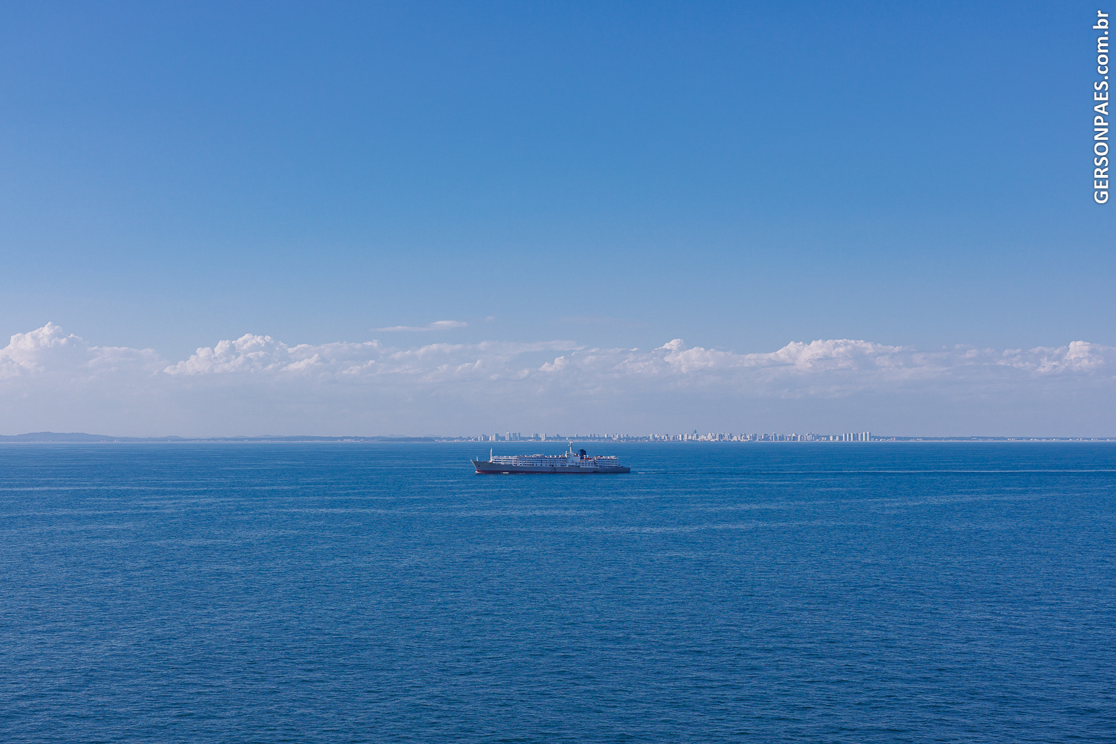Ao fundo, Punta del Este, Uruguai