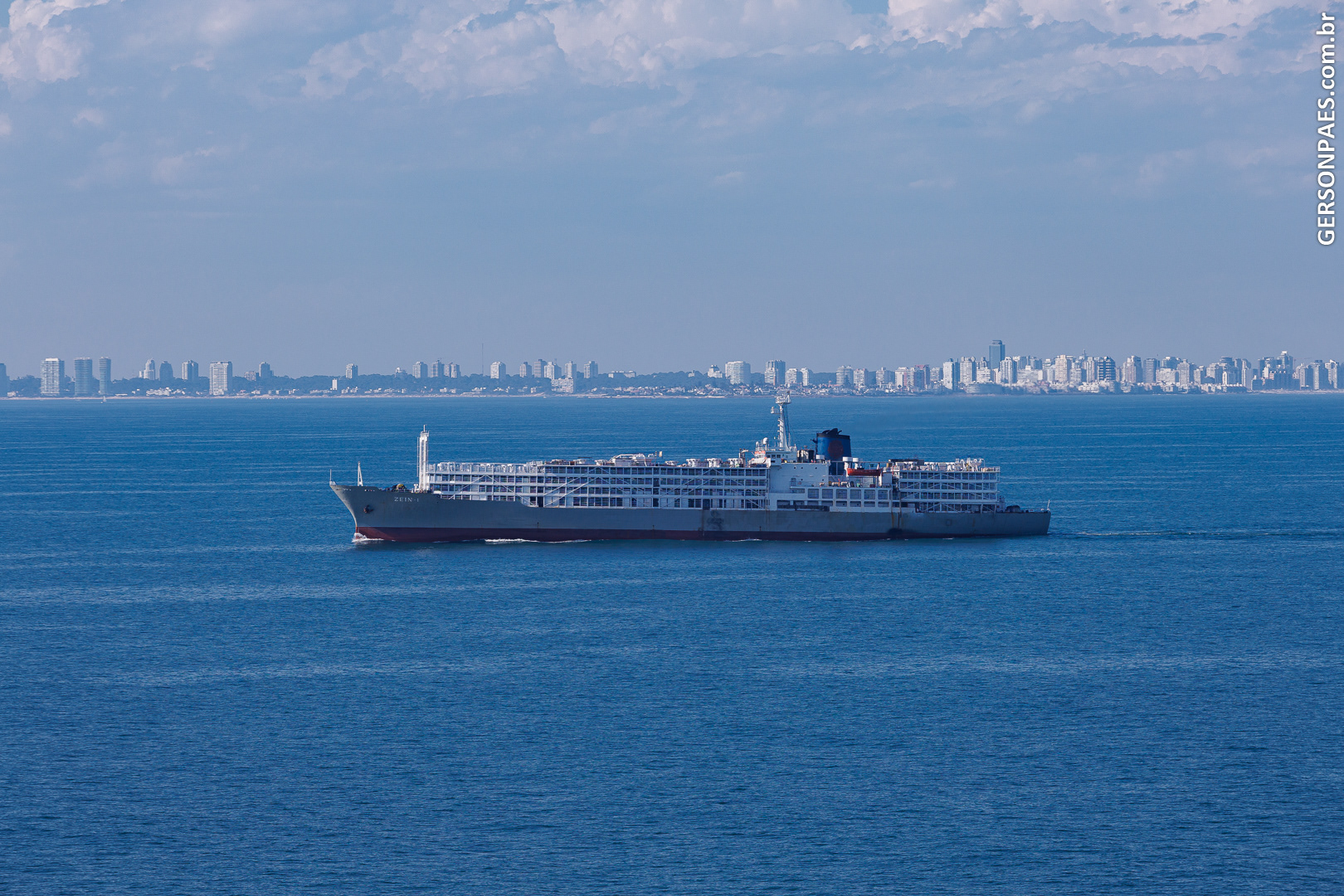Ao fundo, Punta del Este, Uruguai