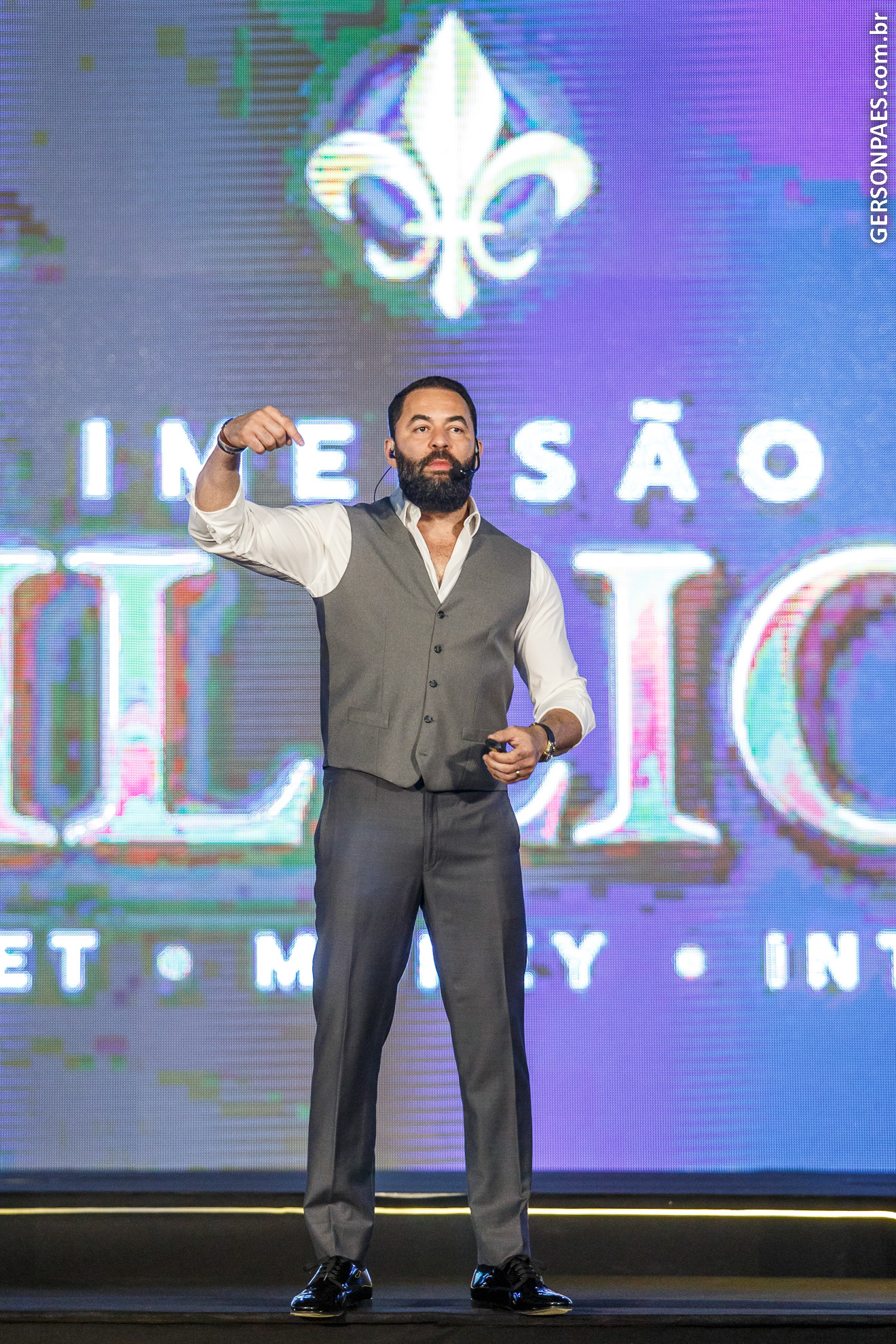 Infelizmente o painel de LED deste evento não estava legal, baixa qualidade e frequência