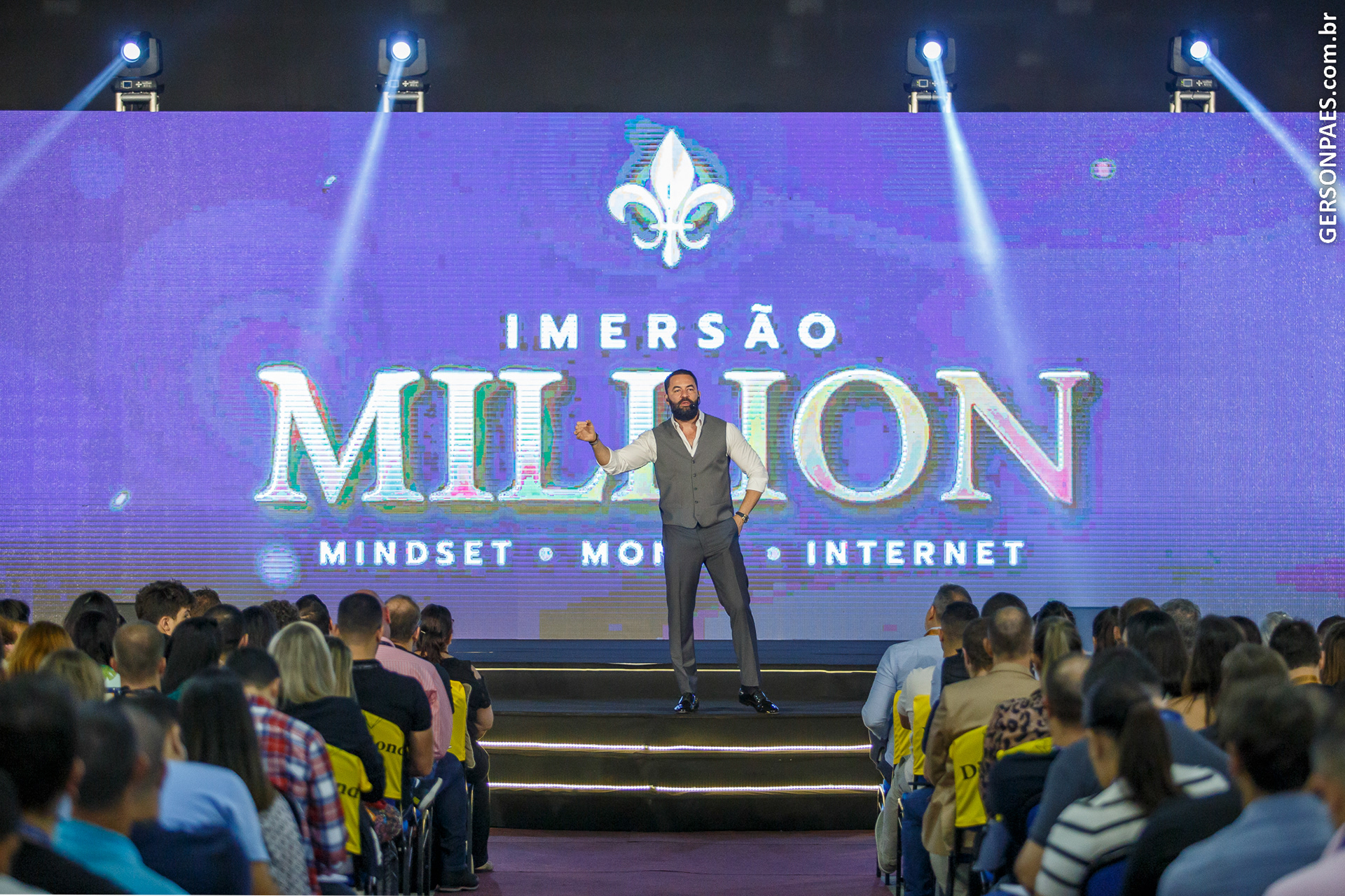 Infelizmente o painel de LED deste evento não estava legal, baixa qualidade e frequência