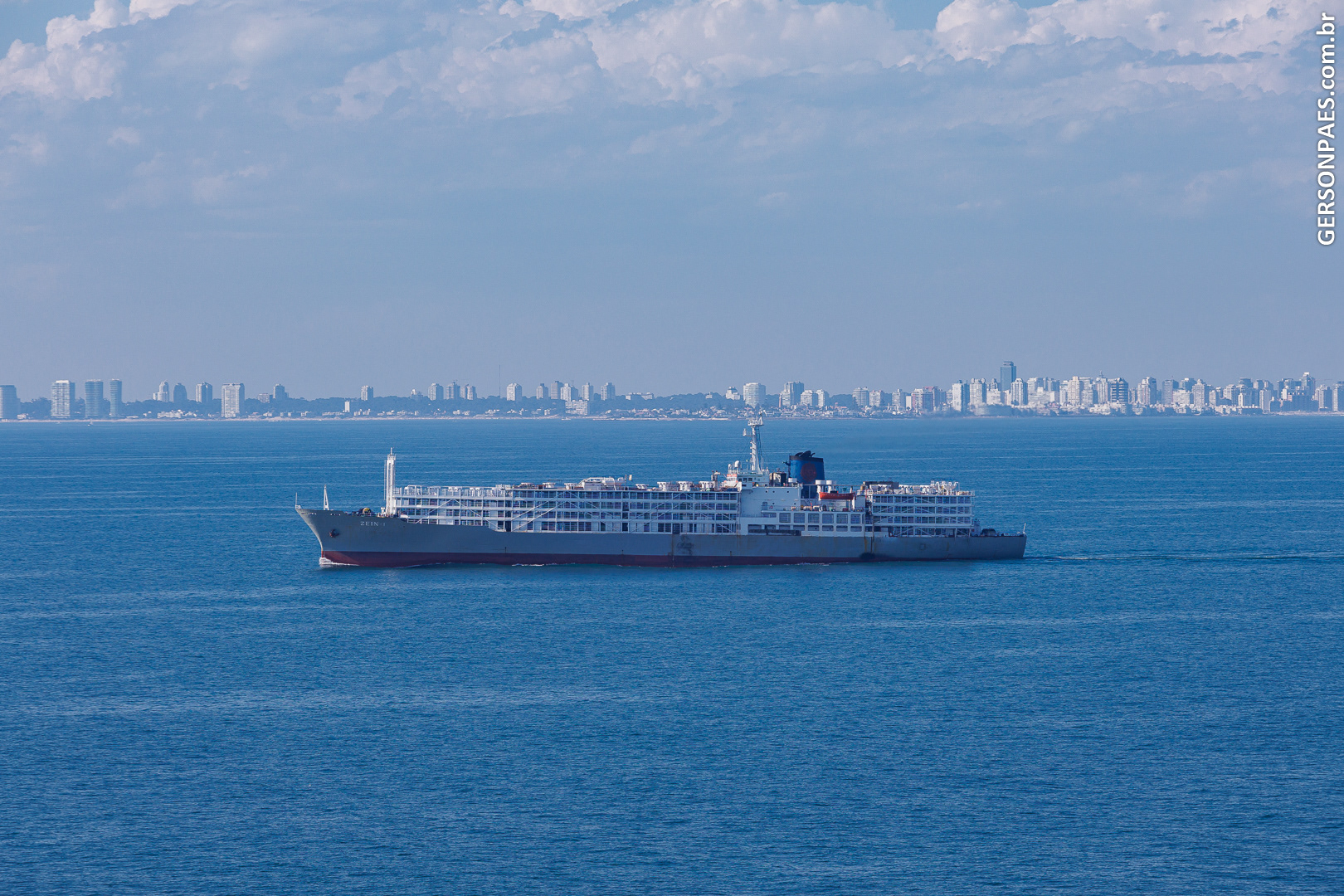 Ao fundo, Punta del Este, Uruguai