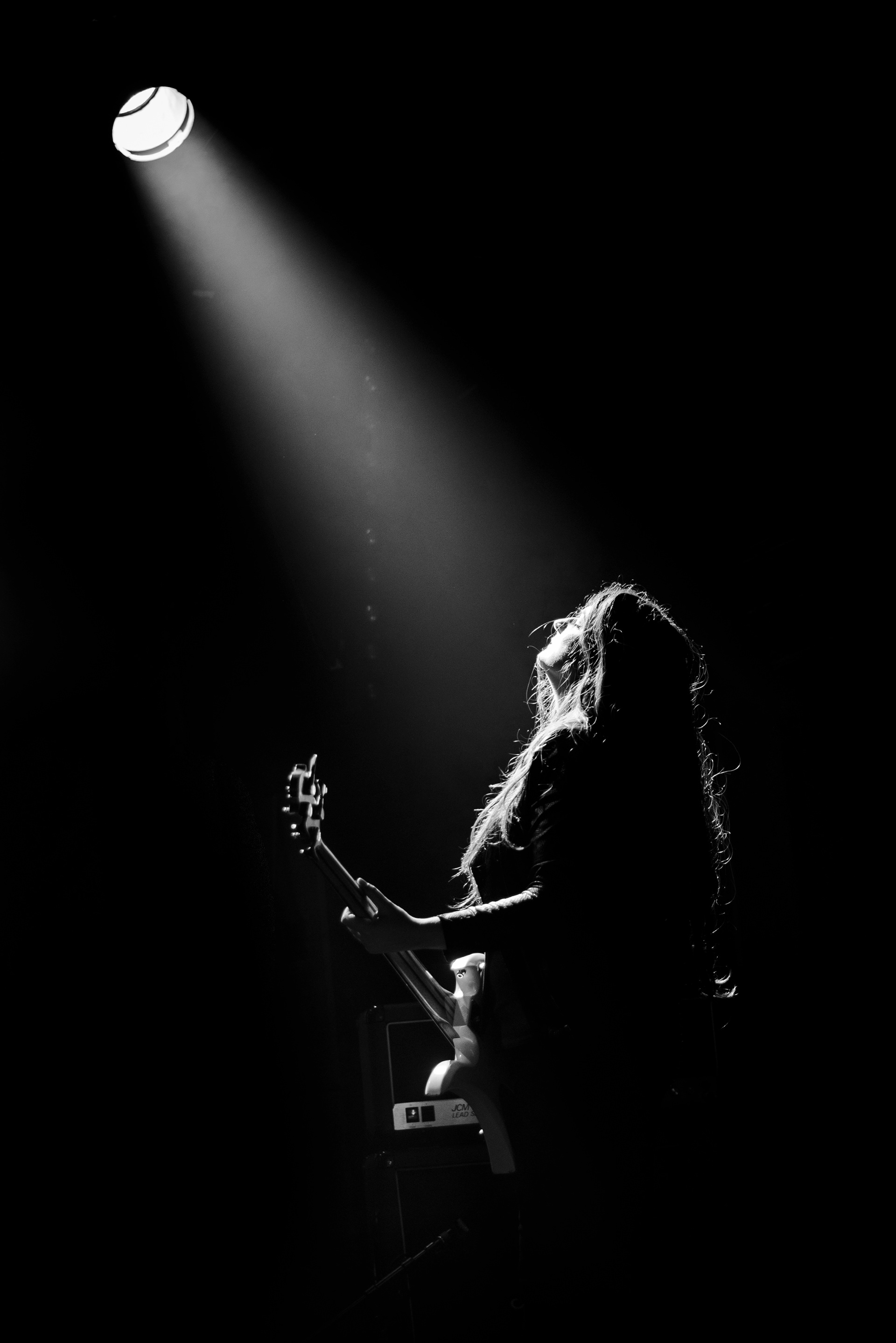 Photo Bassiste - N&B - Clair-Obscur