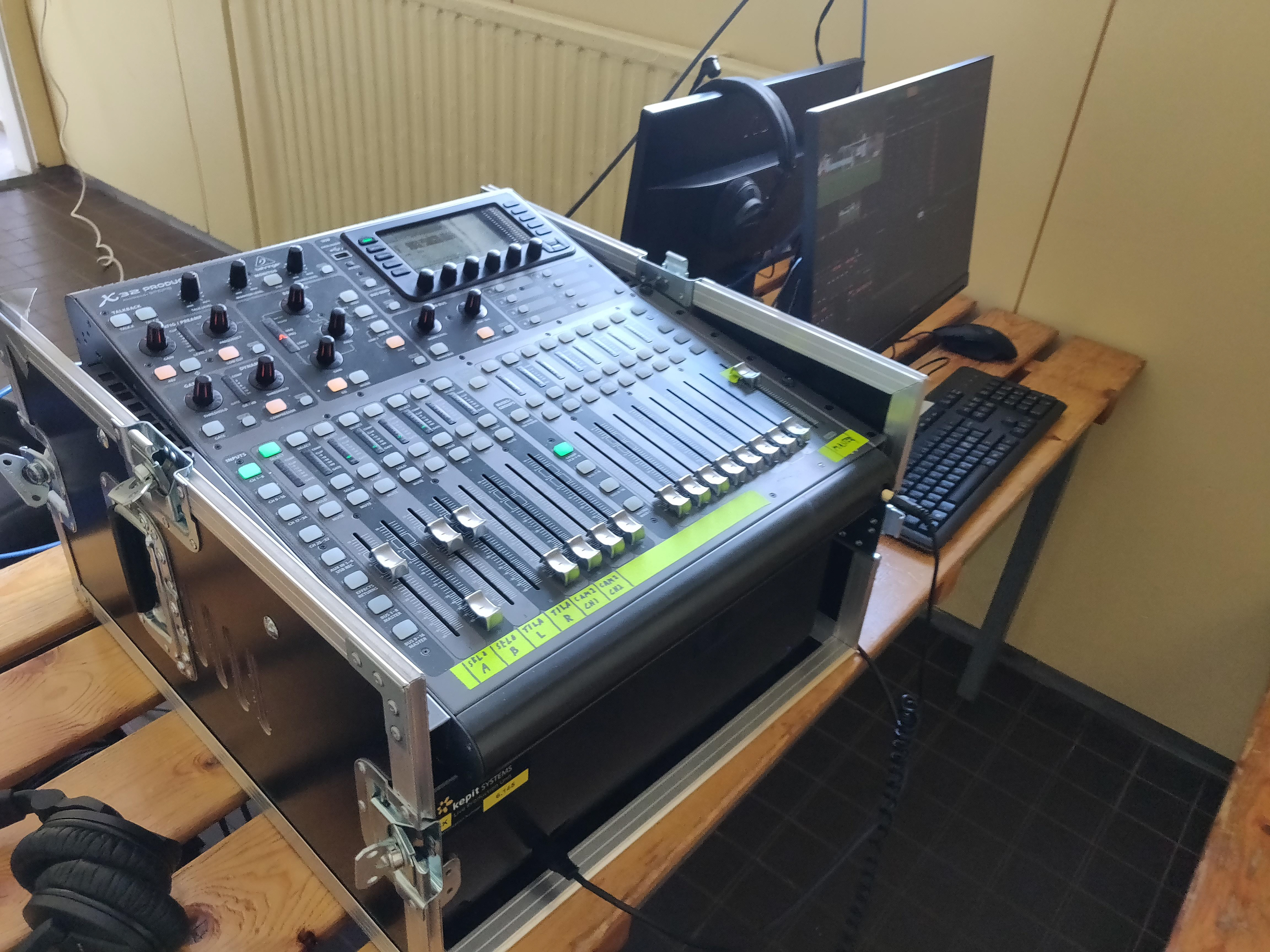 The control room setup was very simple but yet effective.