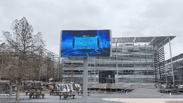 Content Cloud Video | Outdoor Screen | London