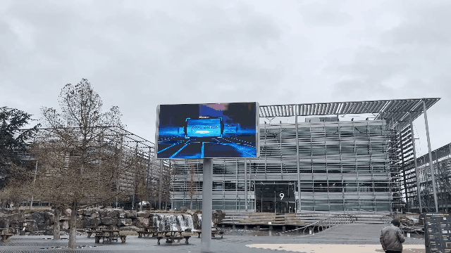 Content Cloud Video | Outdoor Screen | London
