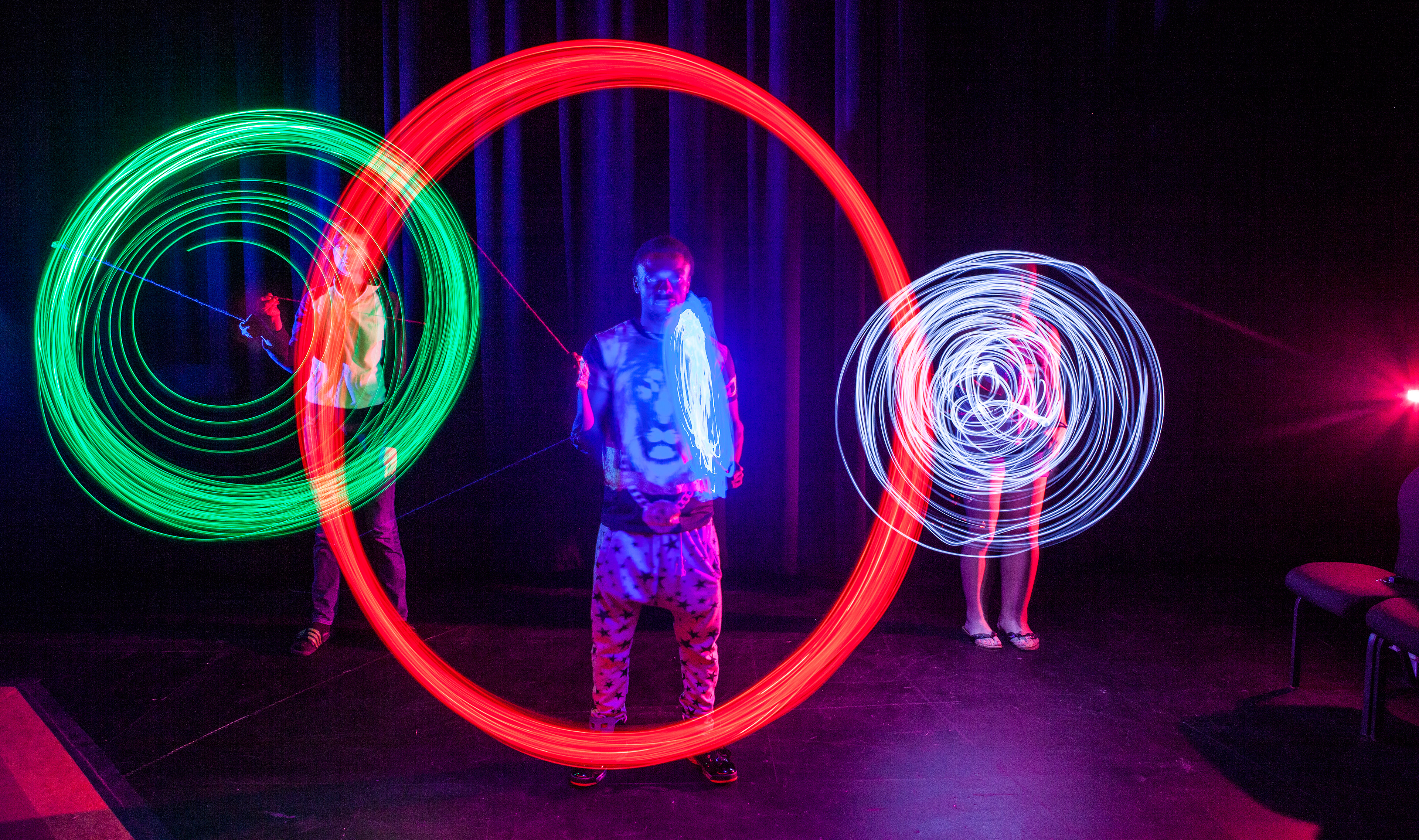 Long exposure image with streaking light sources