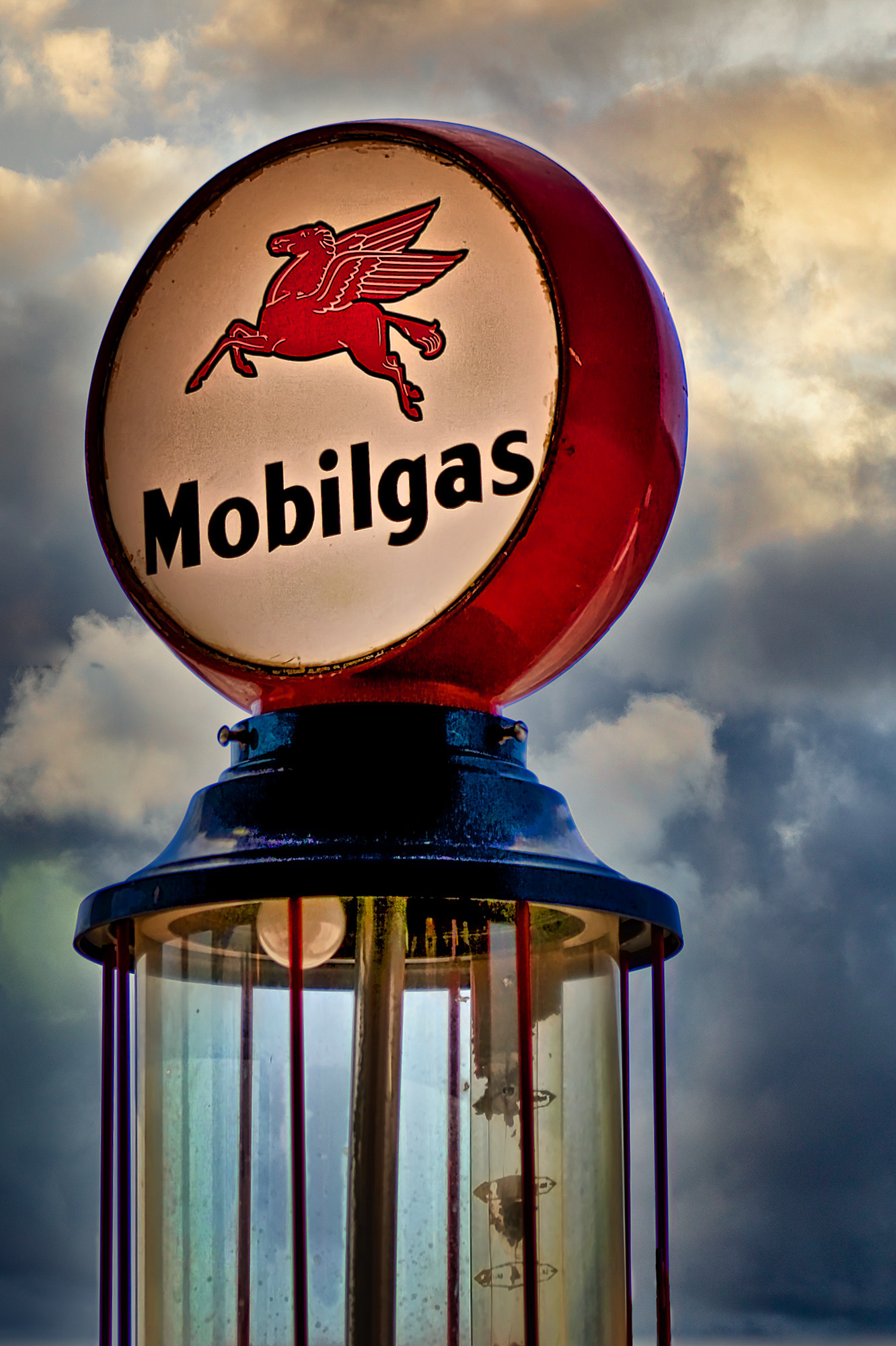 EQ1403_6166AE  ~  Mobilgas
