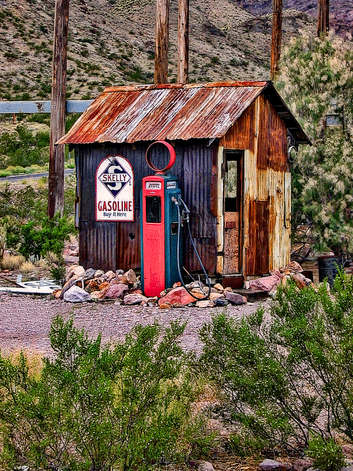 ST0708_4378AJ  ~  Out Of Gas