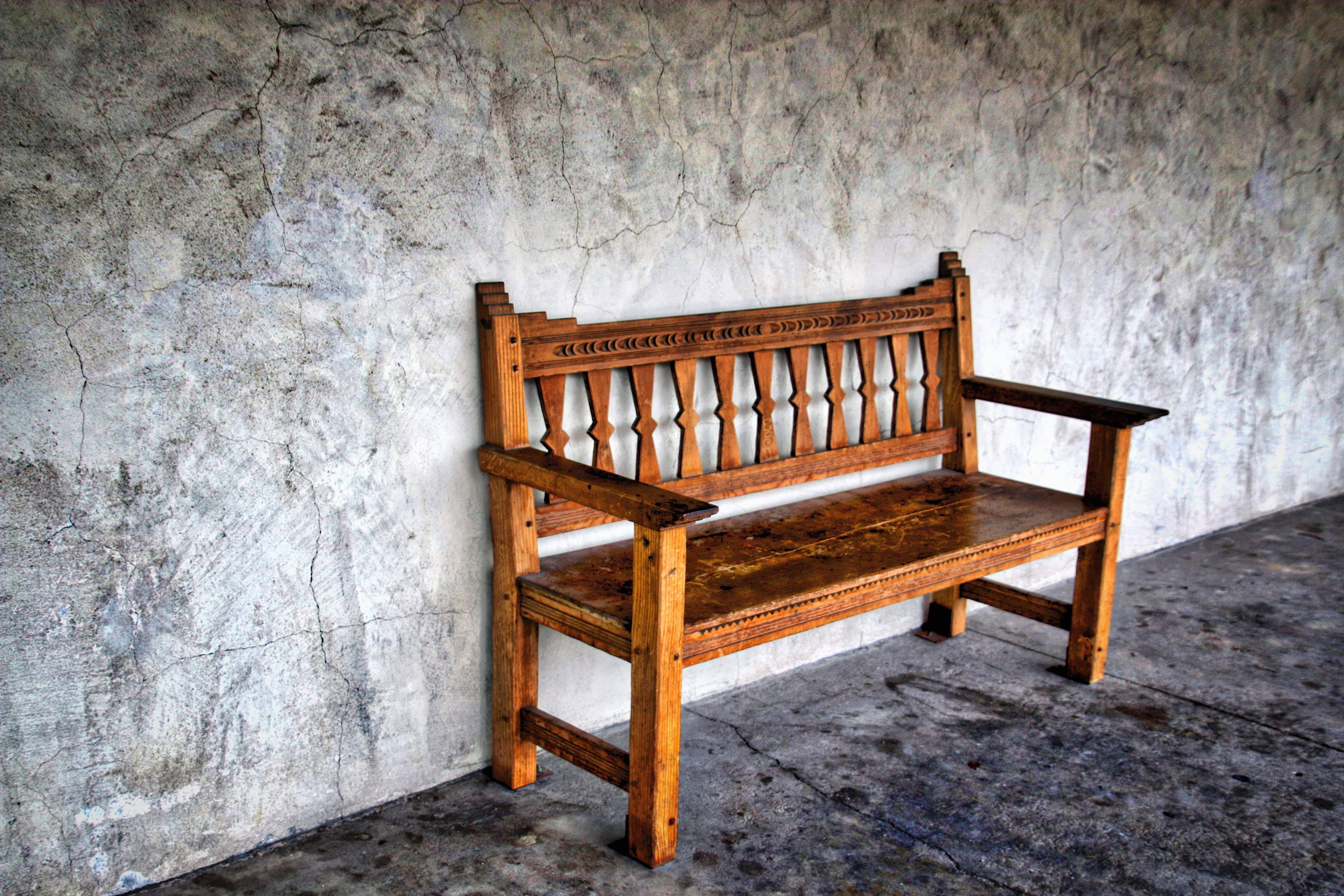 OB1708_0503AB  ~  Wait Here