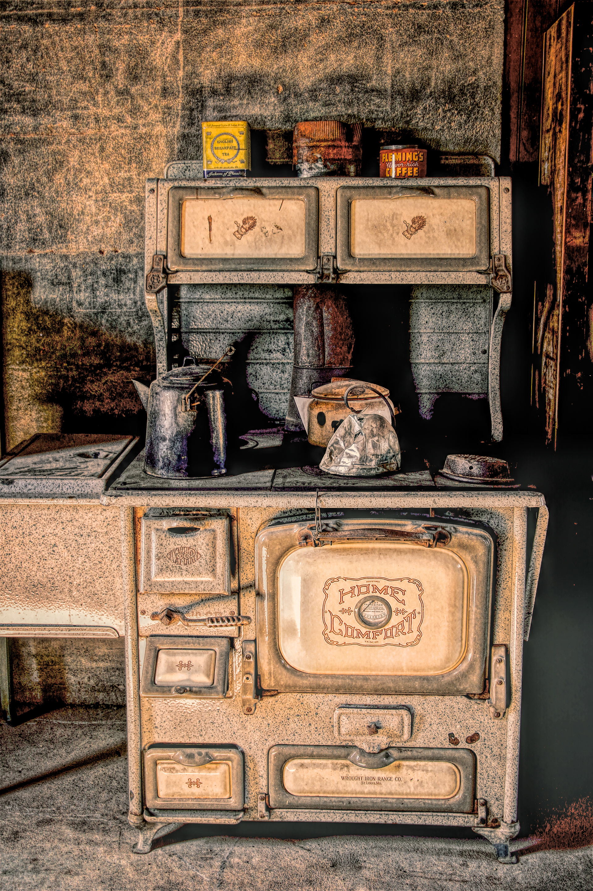 EQ2002_1112XA  ~  In The Kitchen