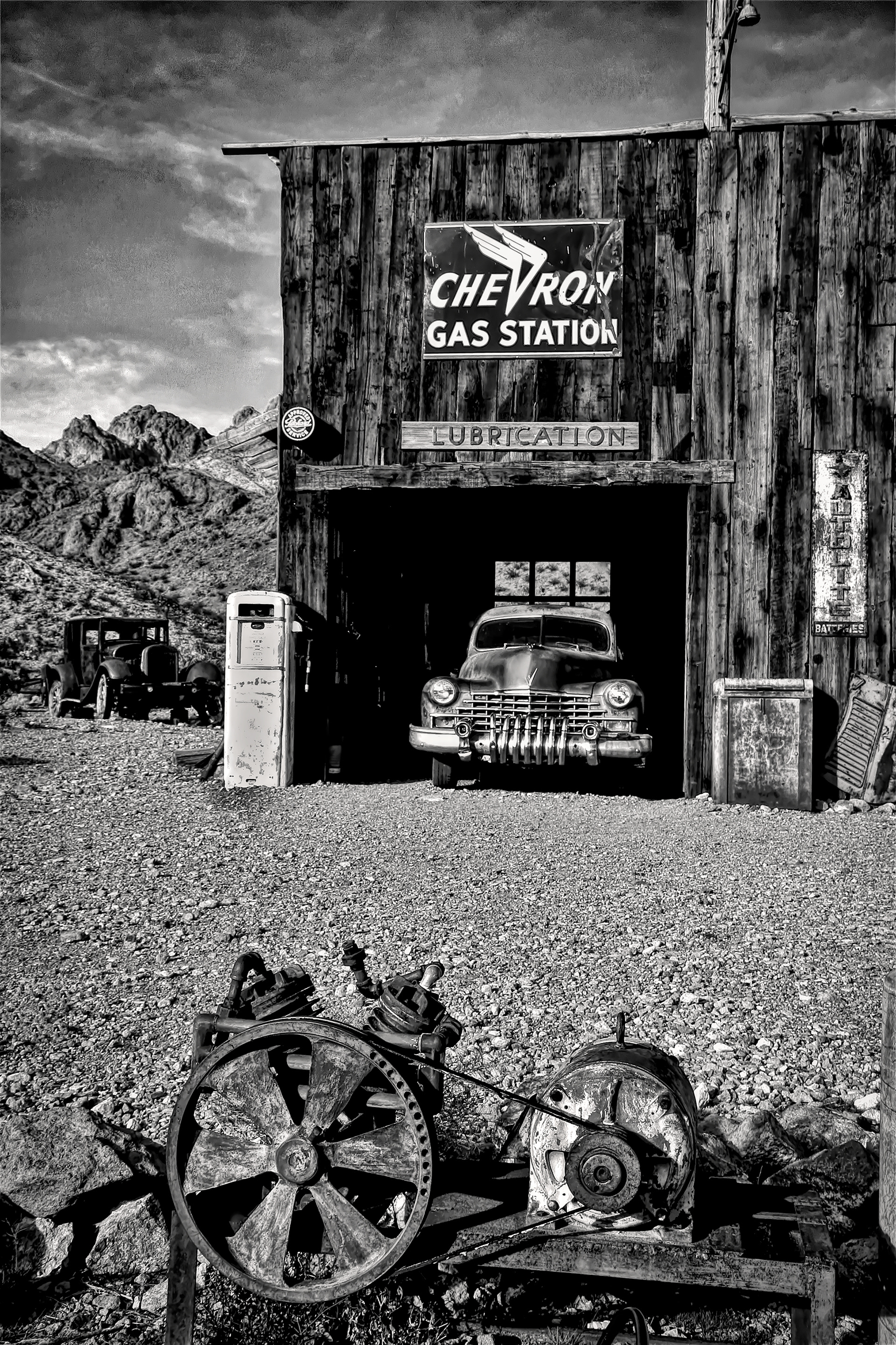 VS1601_8931BC  ~  Vintage Service Station