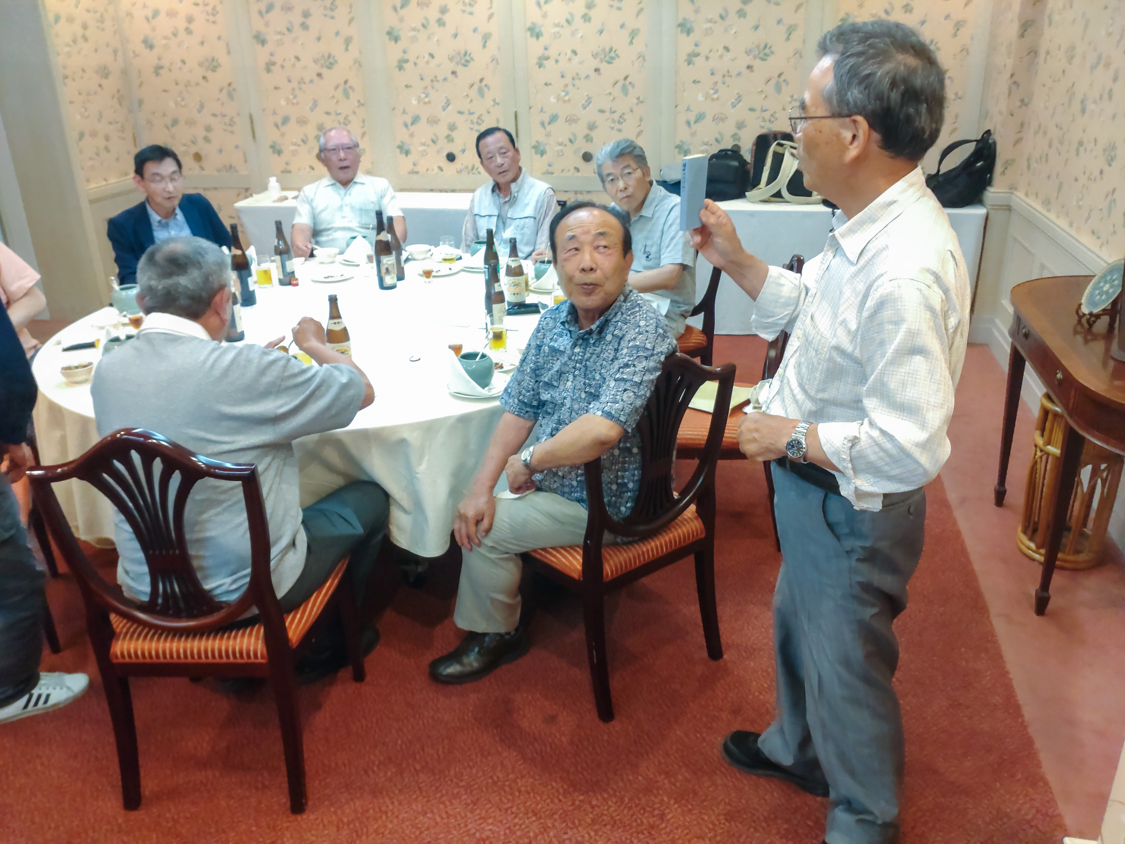 『日々のはげみに』を手に語り…