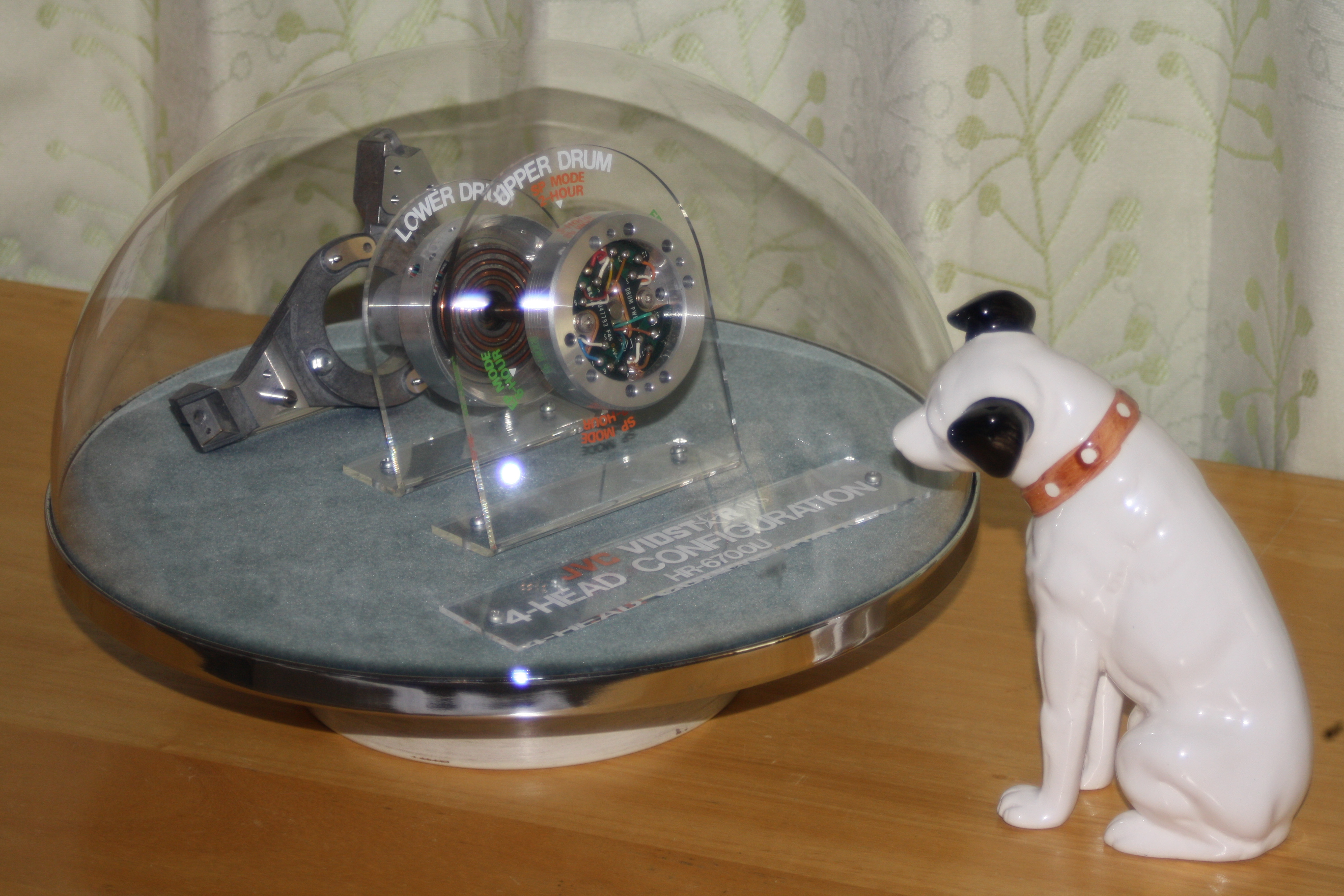 SH03 4Head Drum Ass'y 1979 for HR-6700U 多分EPモード専用のヘッドを搭載したんだぜ！という自慢の展示品