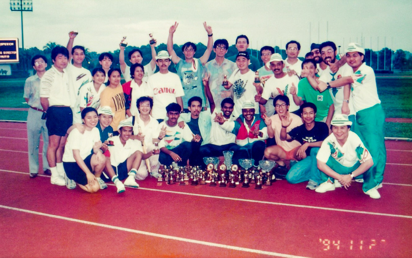 1994年PJVM運動会　日本人メンバー+現地スタッフ集合写真