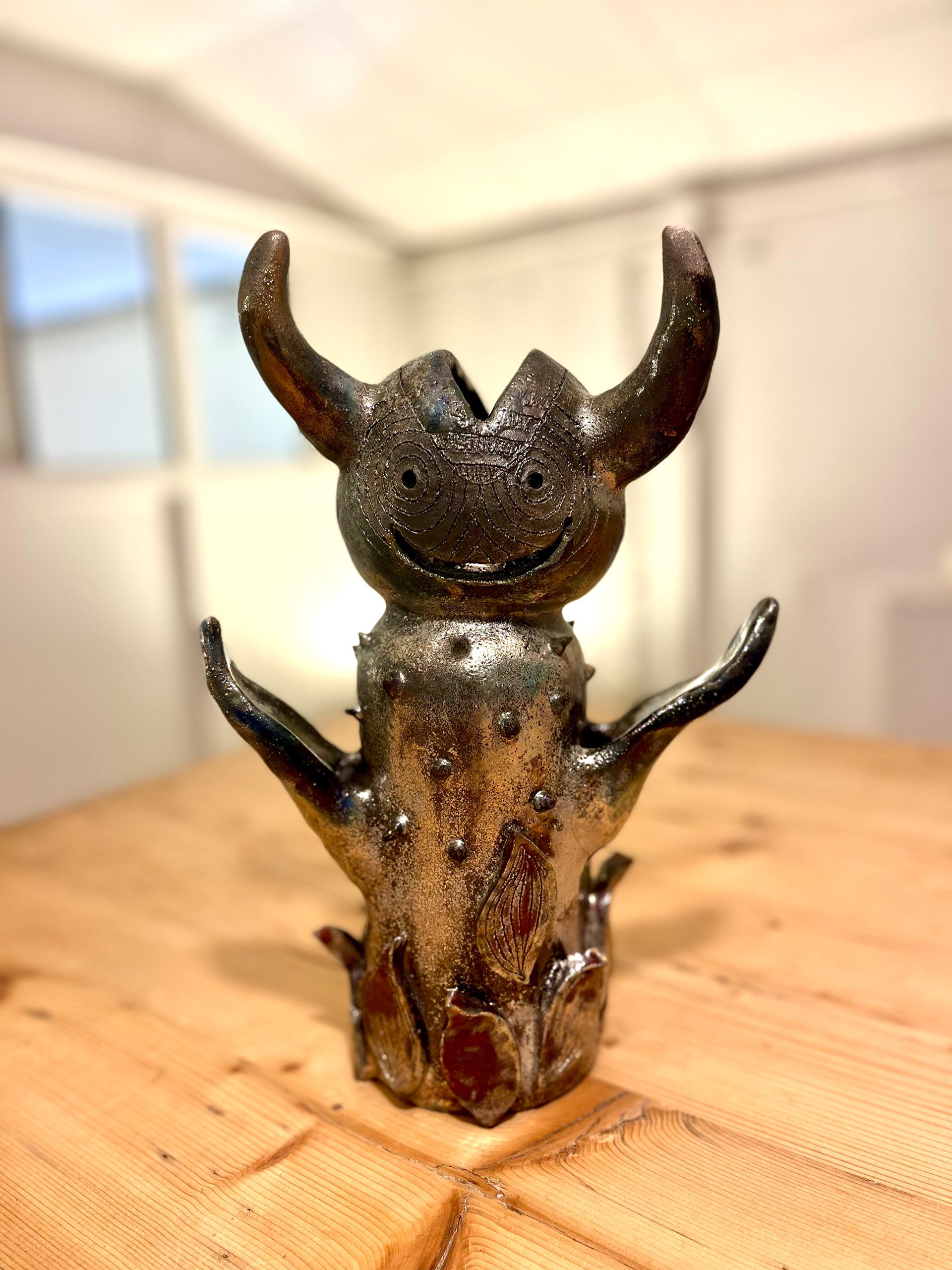 Stefano Cerioli. IDOL 2. Ceramica RAKU e smalti. 2025