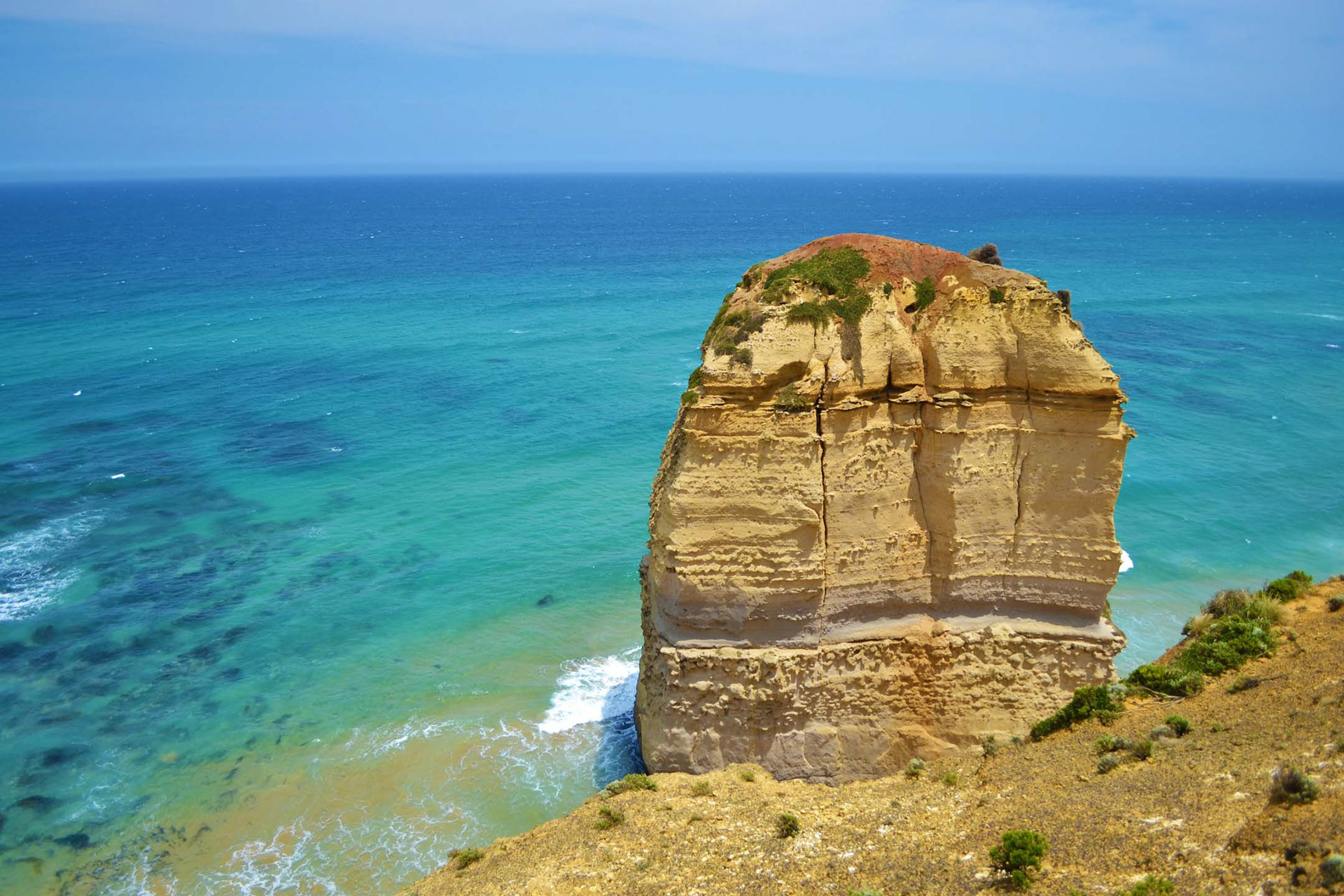 Here's another photo of an Apostle (is that what you call them).