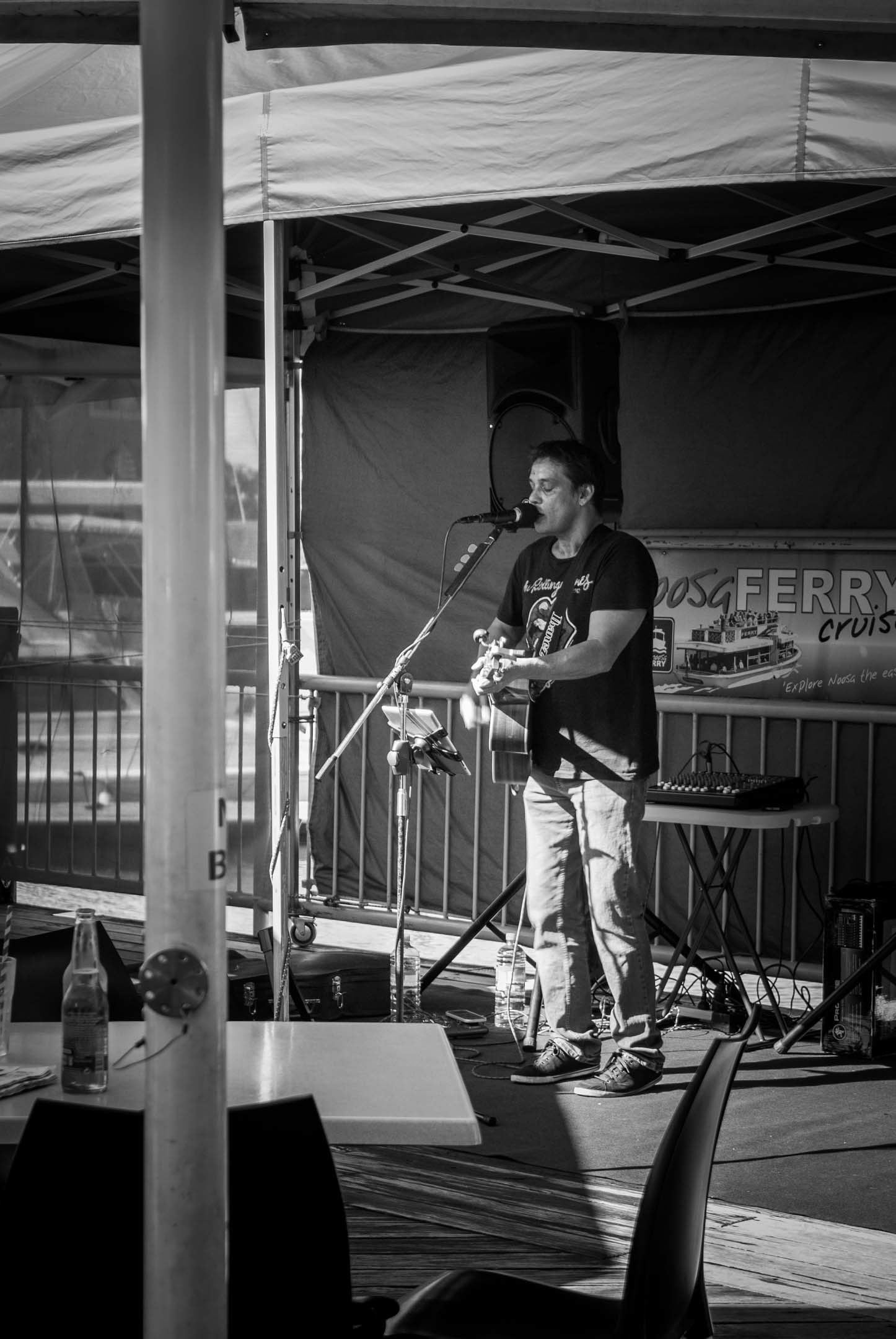 Here's a photo I took of a live performance at the Noosa Marina. This was just before the time we were waiting to board the Noosa Ferry (you can find photos from the Ferry ride here).