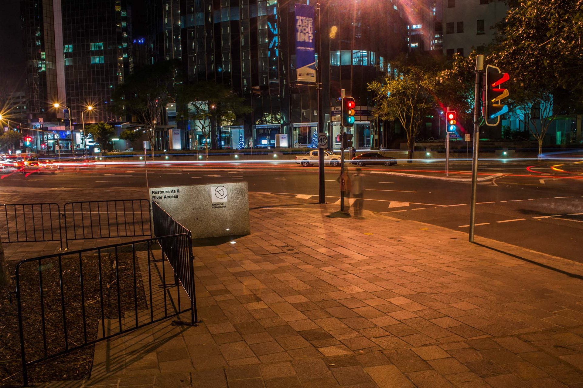 I couldn't get these photos to look amazing (I did not have any step-down filters at the time of writing), but I still learnt a lot that night given it was my first time taking photos (in the city) at nighttime.