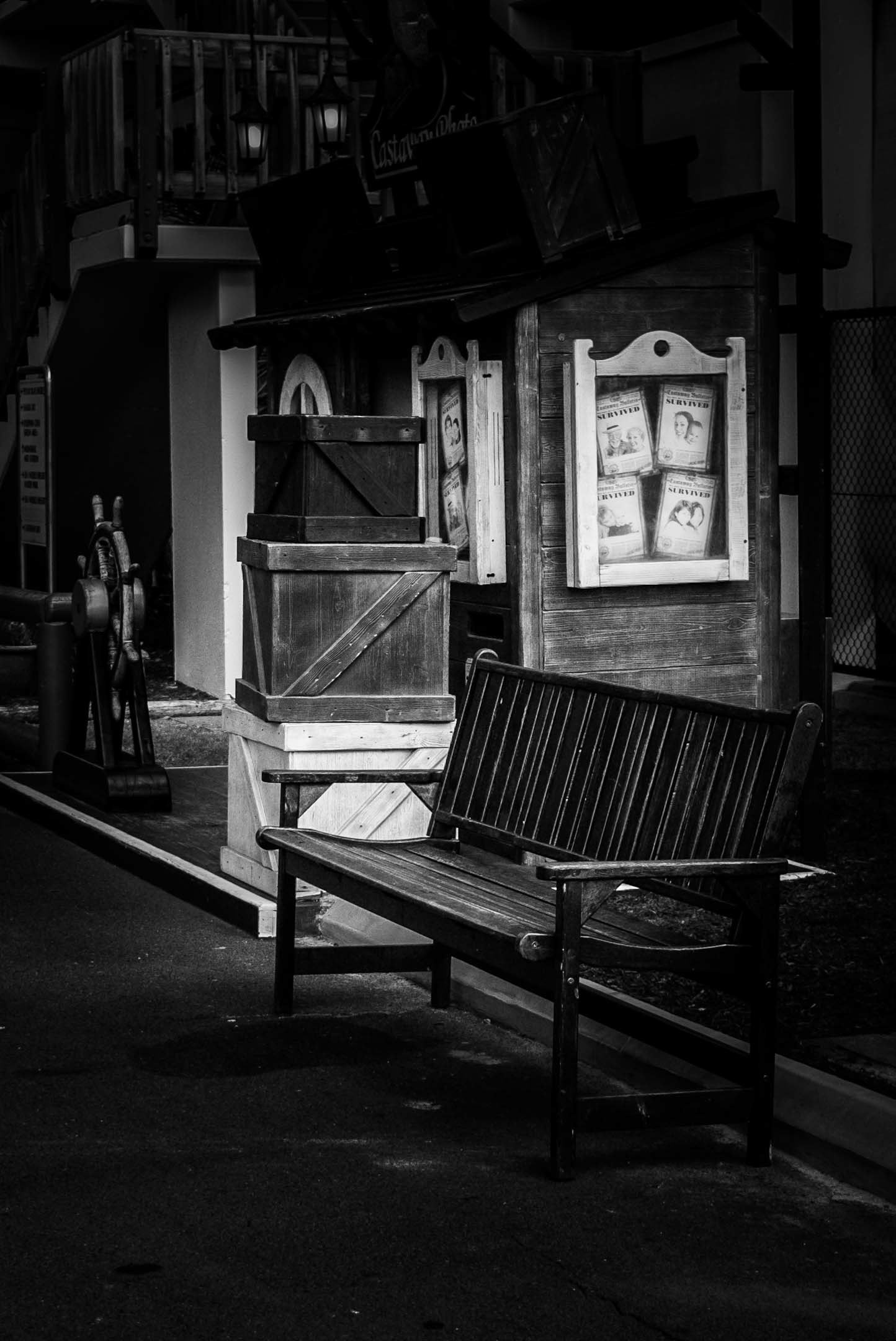 Here are more black and white photographs. Observe this photo.