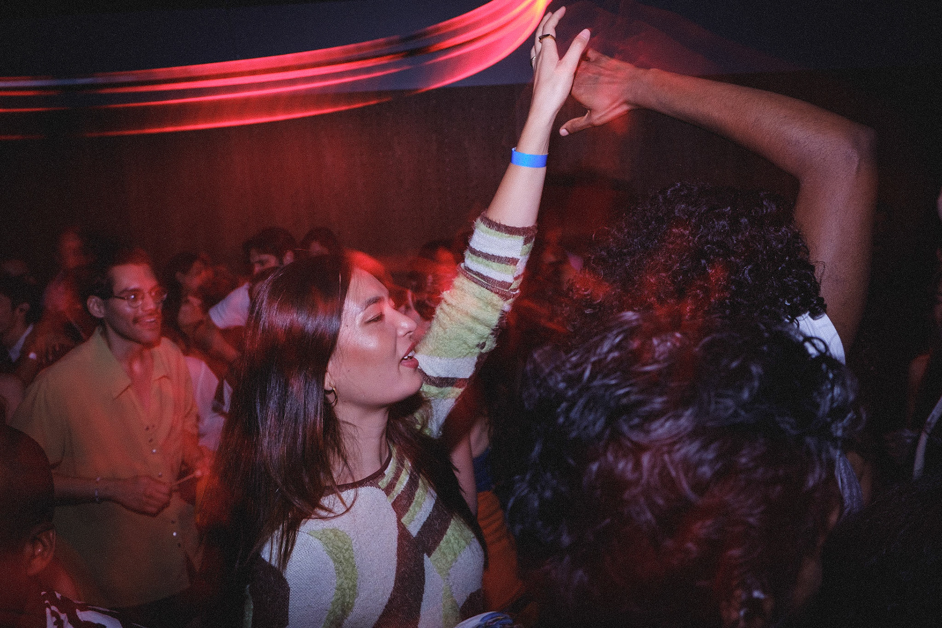 "Experience Rumba Buena – Toronto Nightlife Photography with Light Trails" From dancing crowds to energetic DJs, these Rumba Buena photos celebrate Toronto’s Latin party scene with dynamic long-exposure effects.