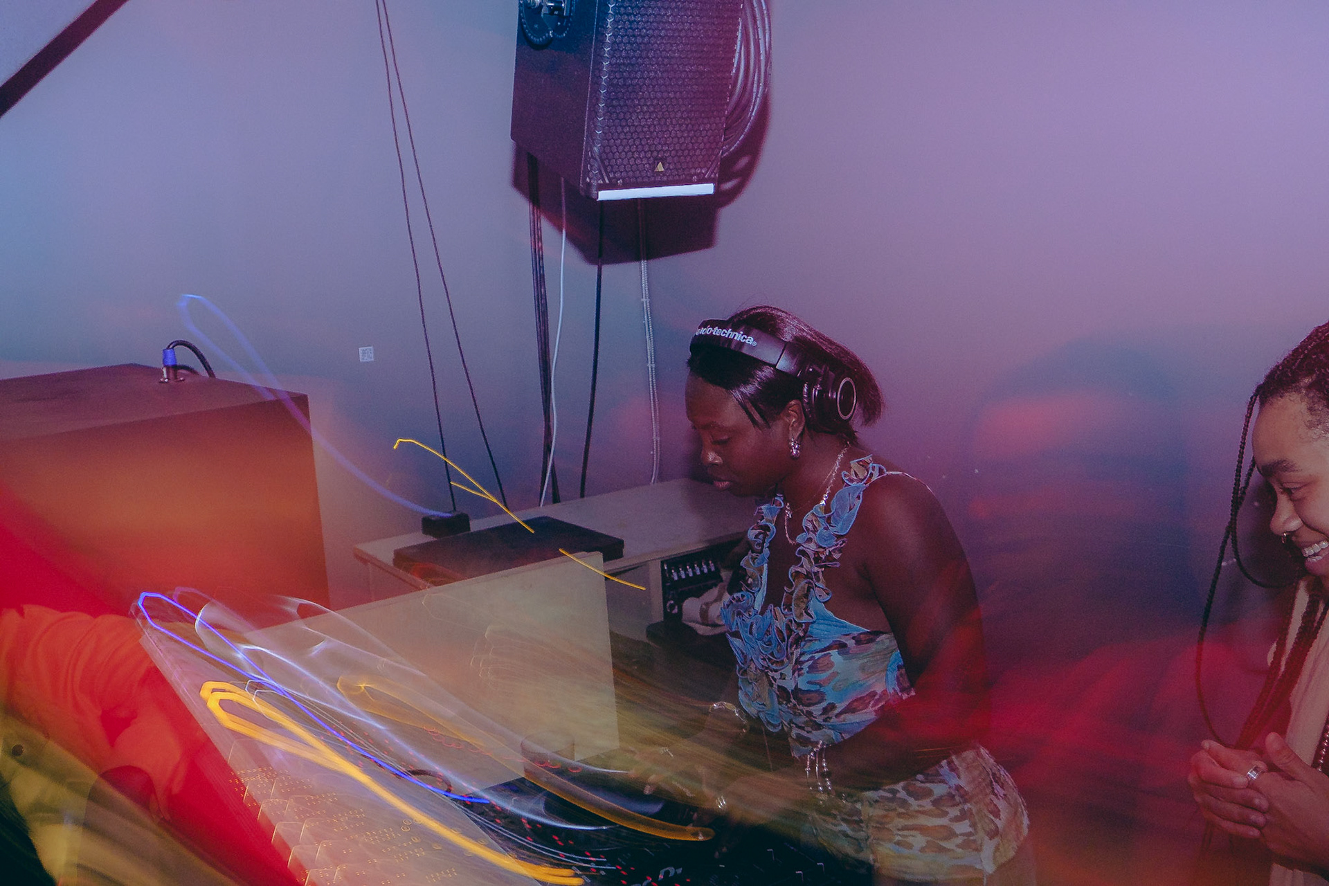 From DJ sets to dancing crowds, this Soundsgood event captures Toronto’s house music vibe with unique long-exposure effects.