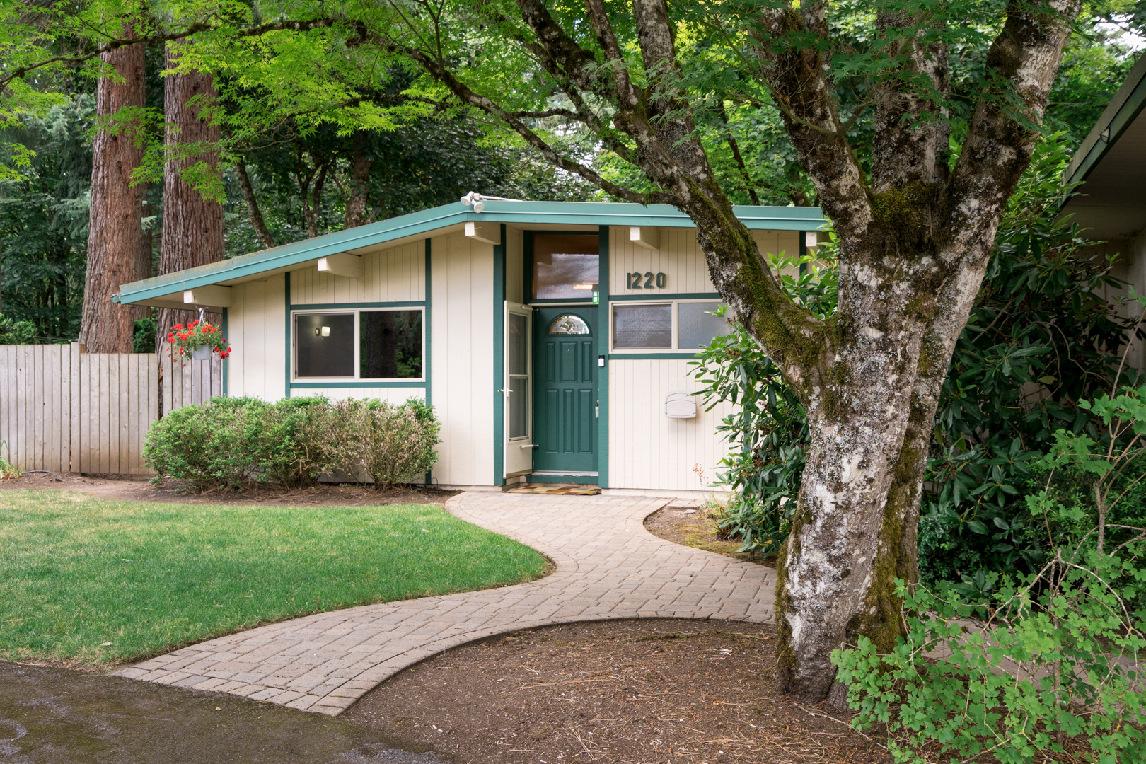 Elegant exterior home shot with balanced lighting and sharp detail—professional photography that attracts homebuyers.