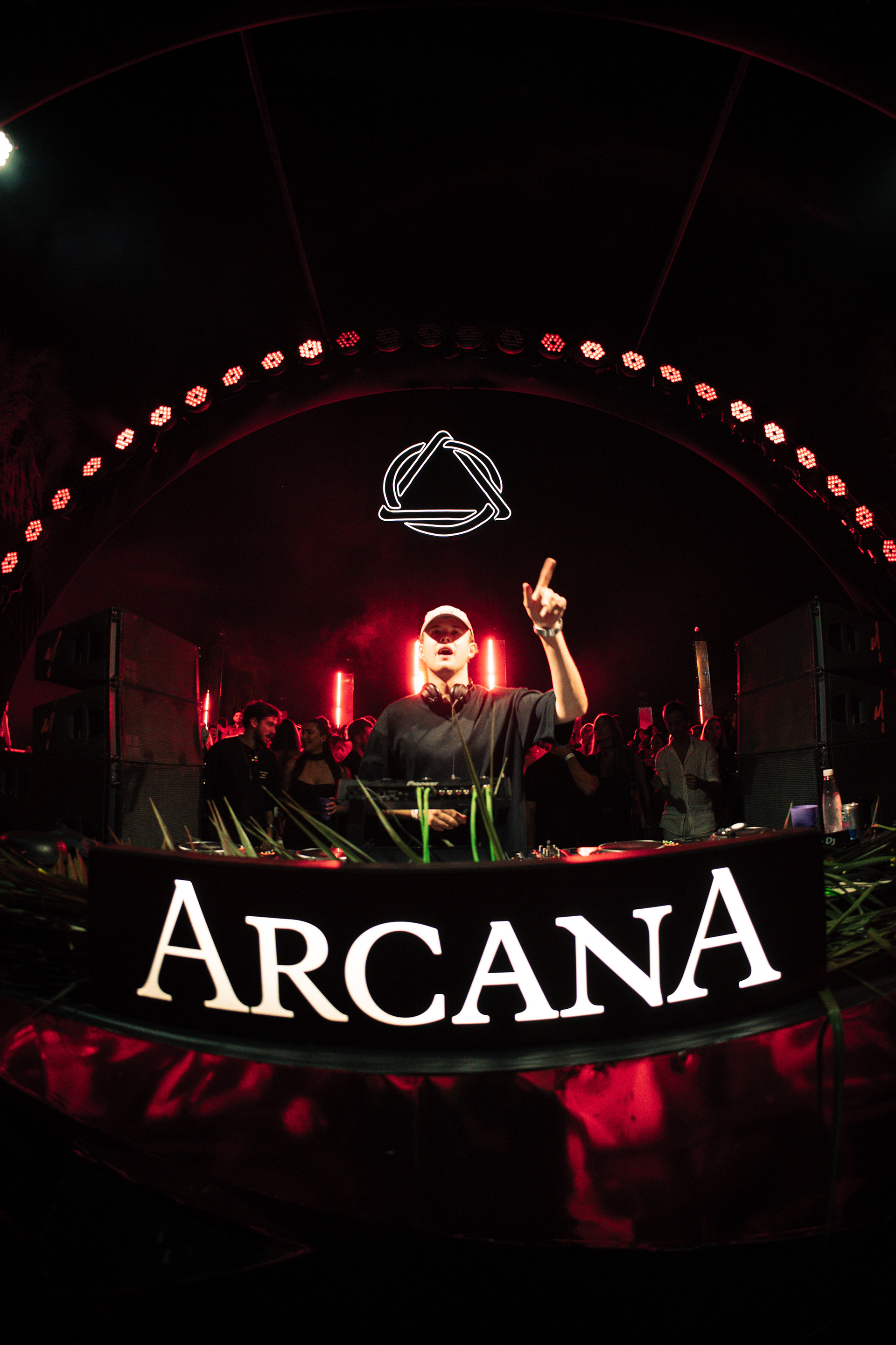 MARTEN LOU | ARCANA | VICTORIA E.R