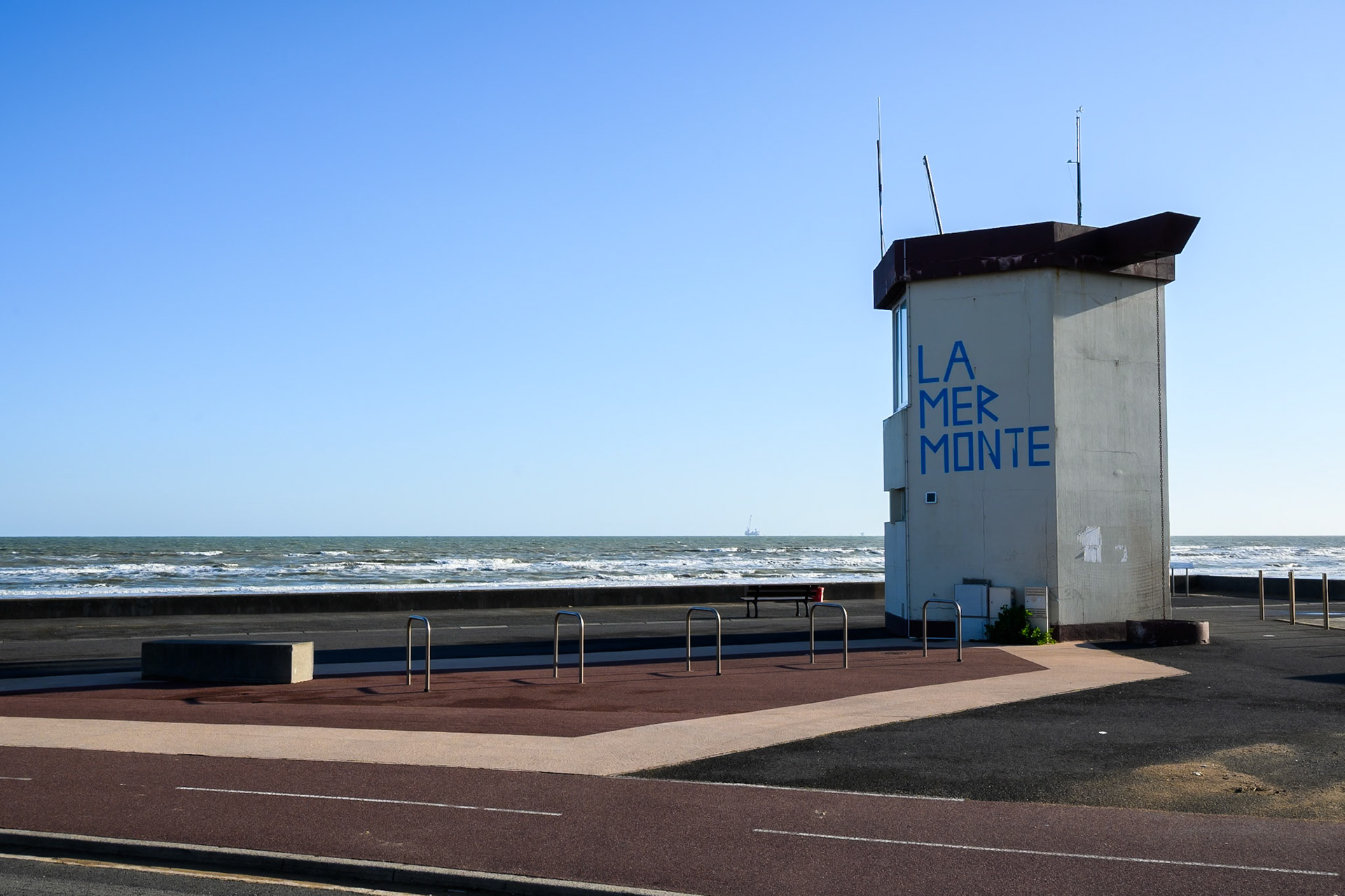 Beach lookout at Asnelles
