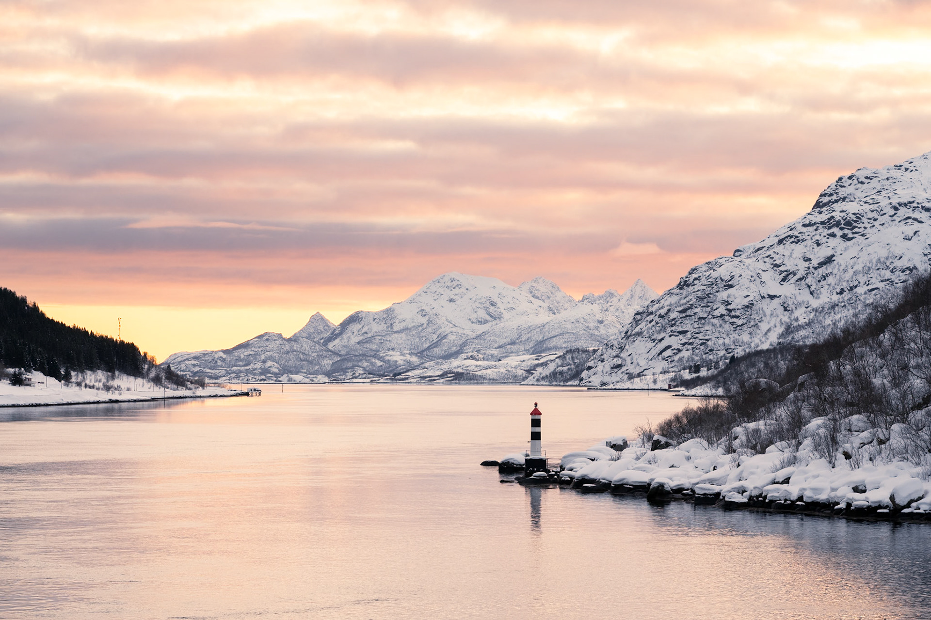 Raftesundet strait heading for Svolvaer