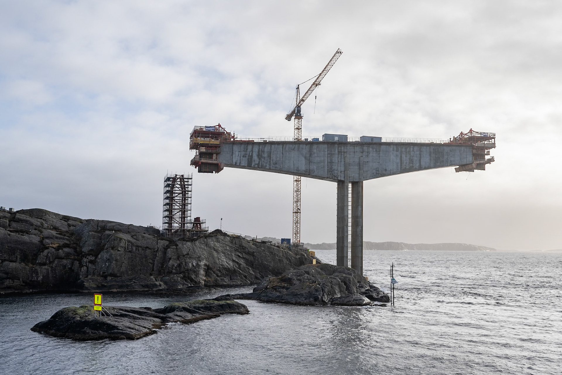 New bridge over Steinsundøyna