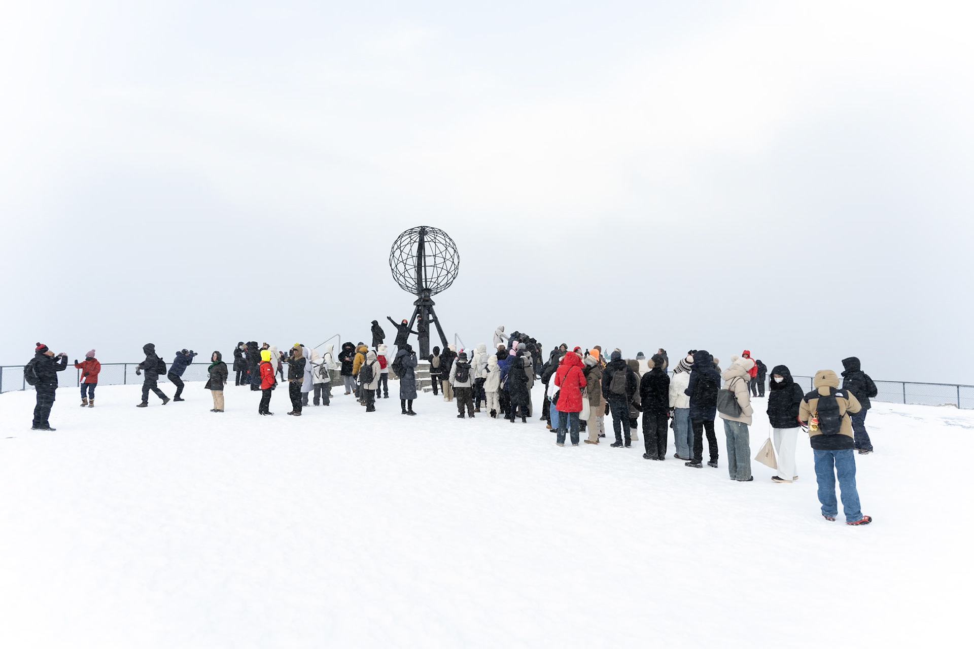 Queueing for selfies