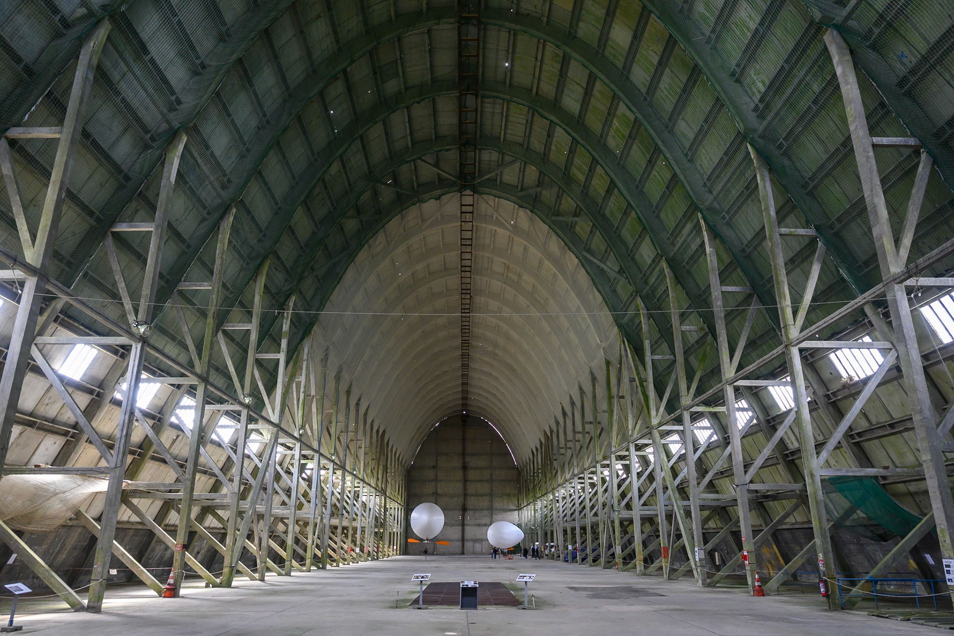 Inside the hanger, Ecausseville