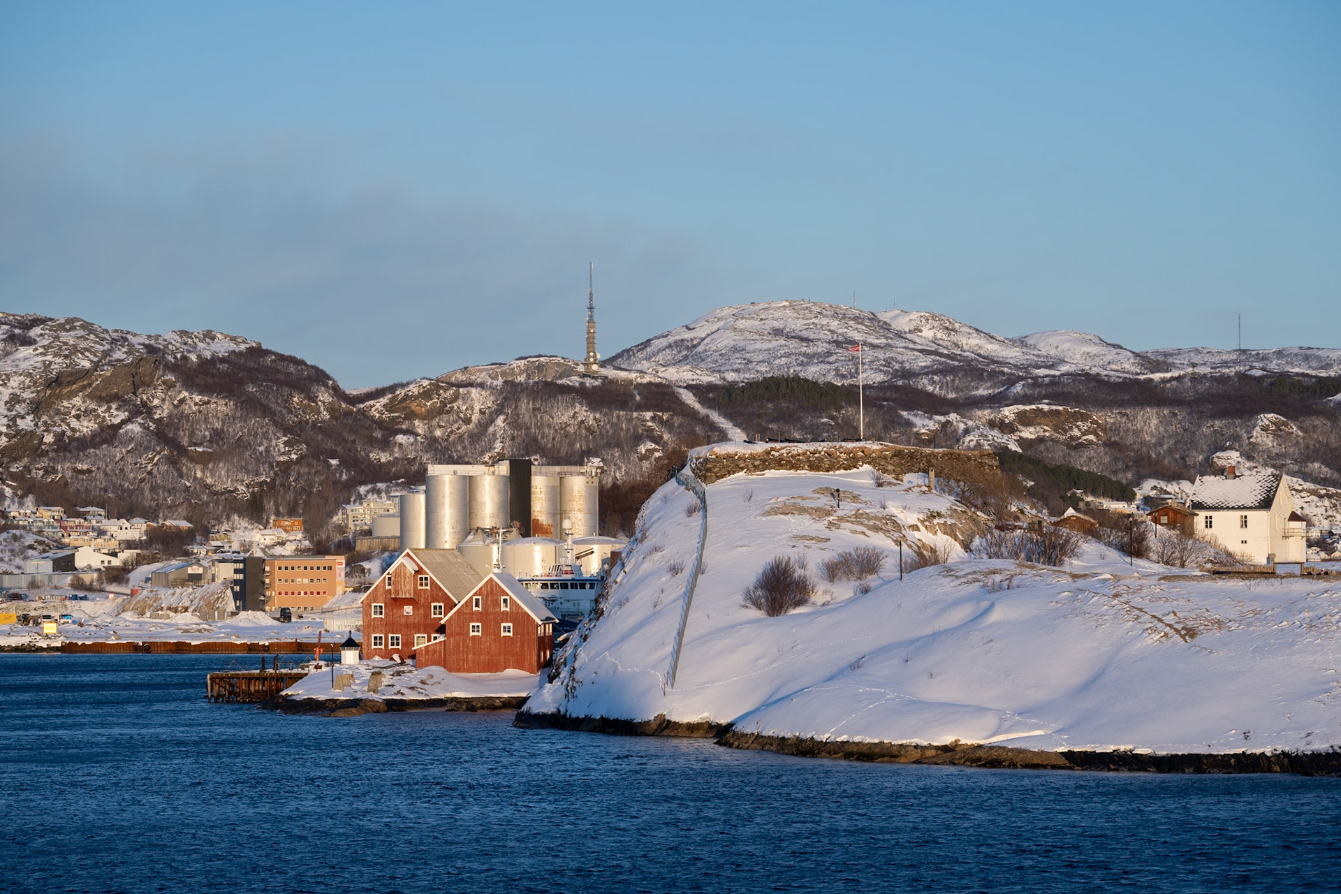 Contrasting buildings, Bodø