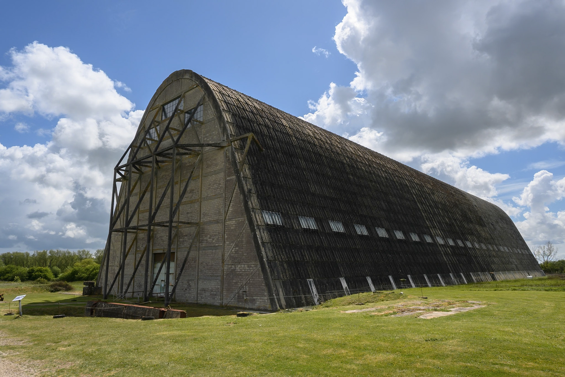 Airship hanger, Ecausseville