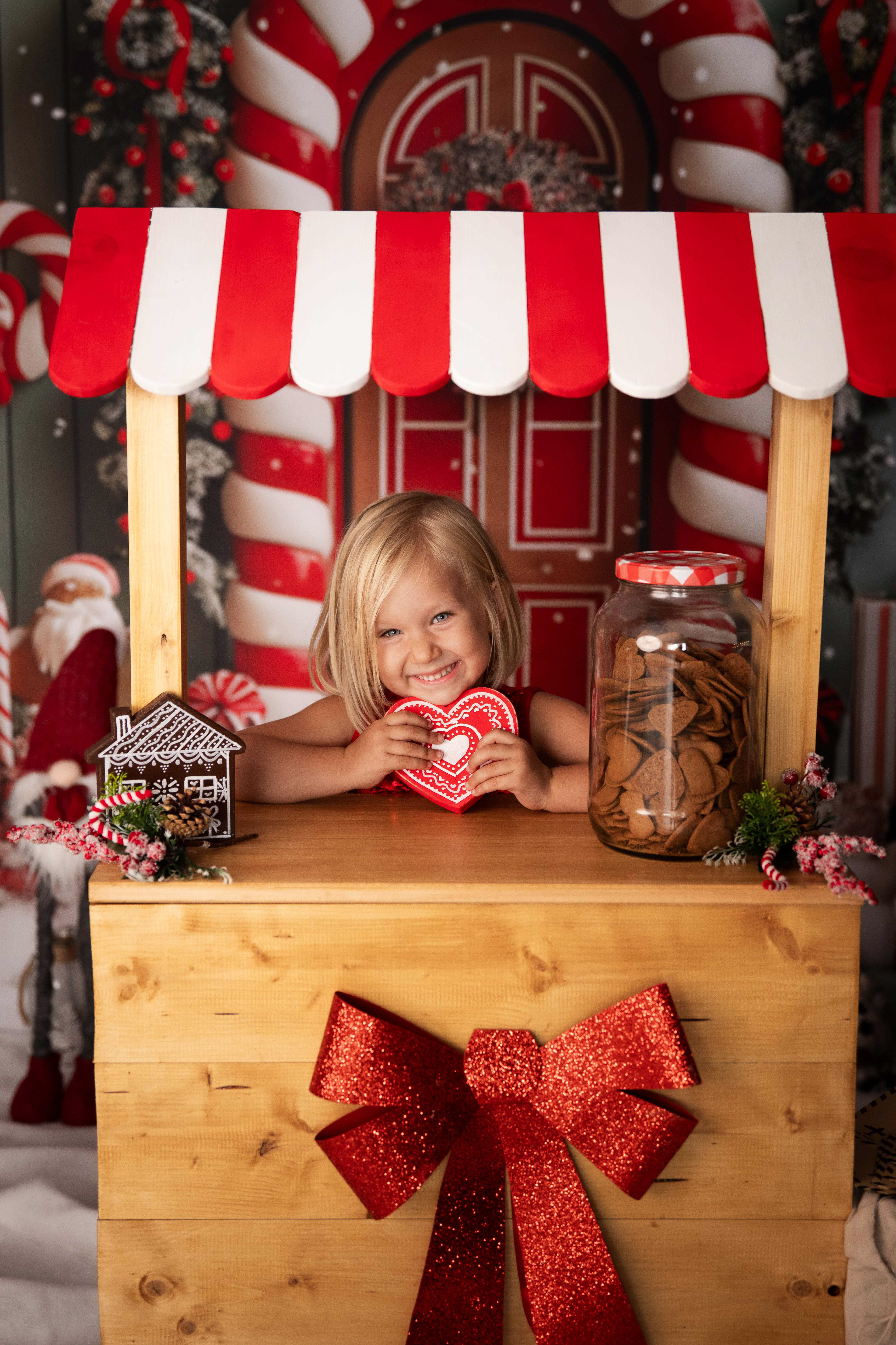 Fotografía escolar de Navidad en Málaga, centrada en expresiones naturales y la personalidad de cada niño.