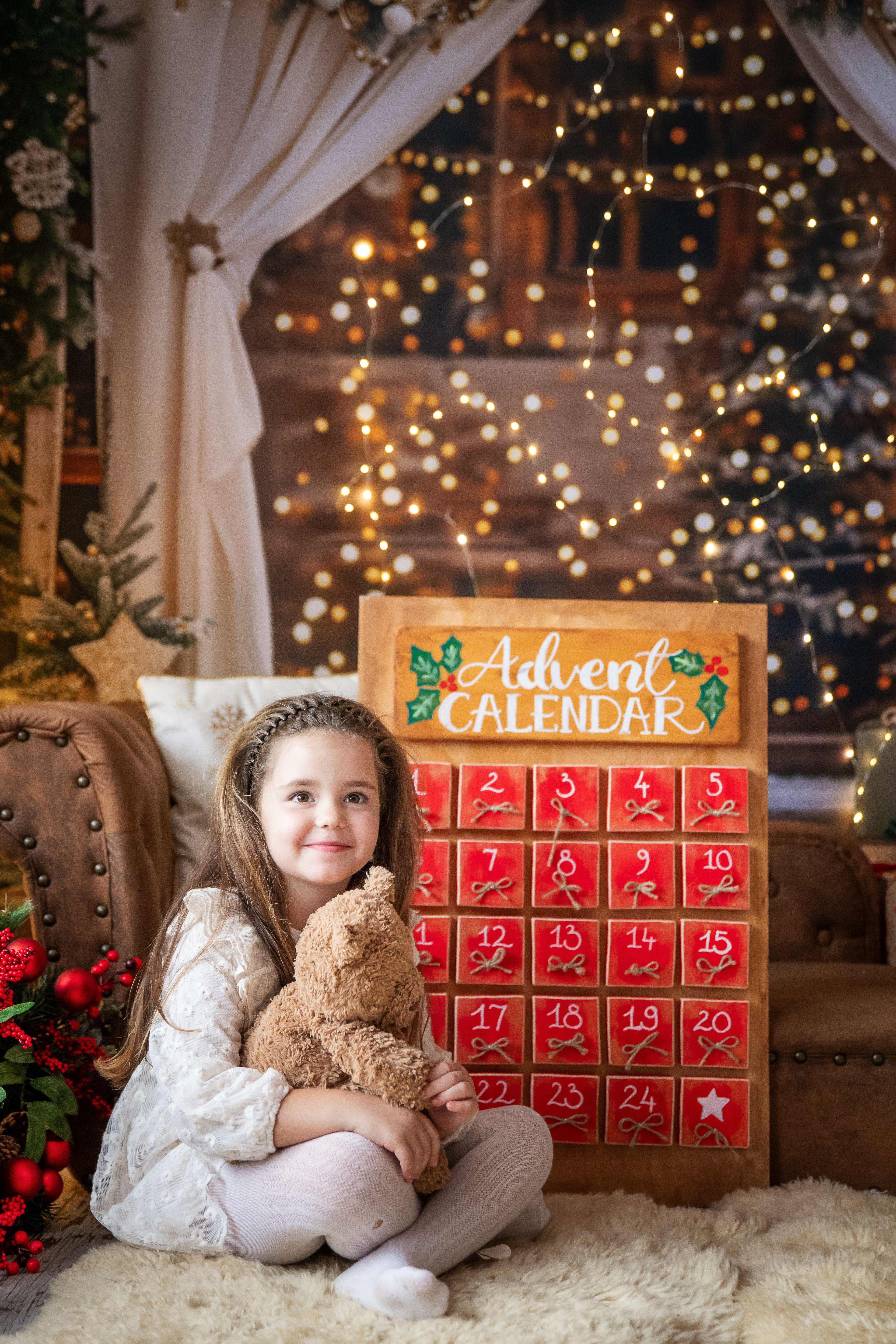 Sesión de fotografía escolar de Navidad en Estepona, creando recuerdos auténticos que las familias podrán conservar para siempre.