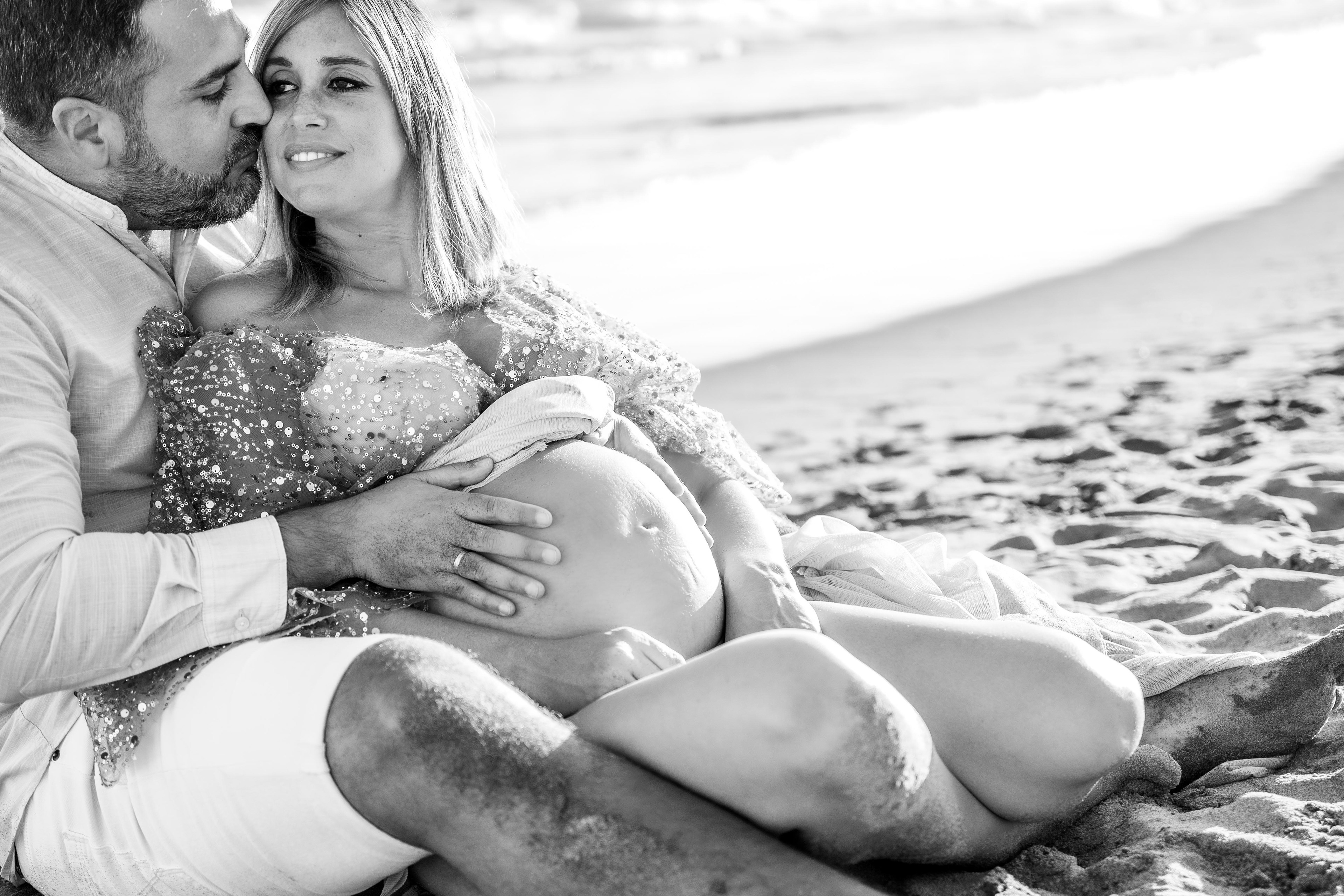 Pregnancy photoshoot on the beach - Marbella