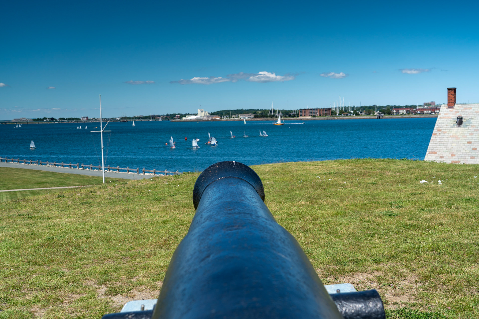 Cannon overlooking Naggasagatte Bay